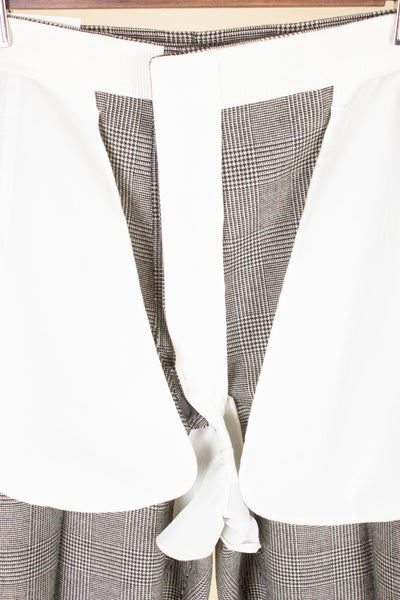 SWEDISH 1960S GREY TWO PIECE PRINCE OF WALES DEADSTOCK SUIT BY PINGVIN. SIZE CA EU 48