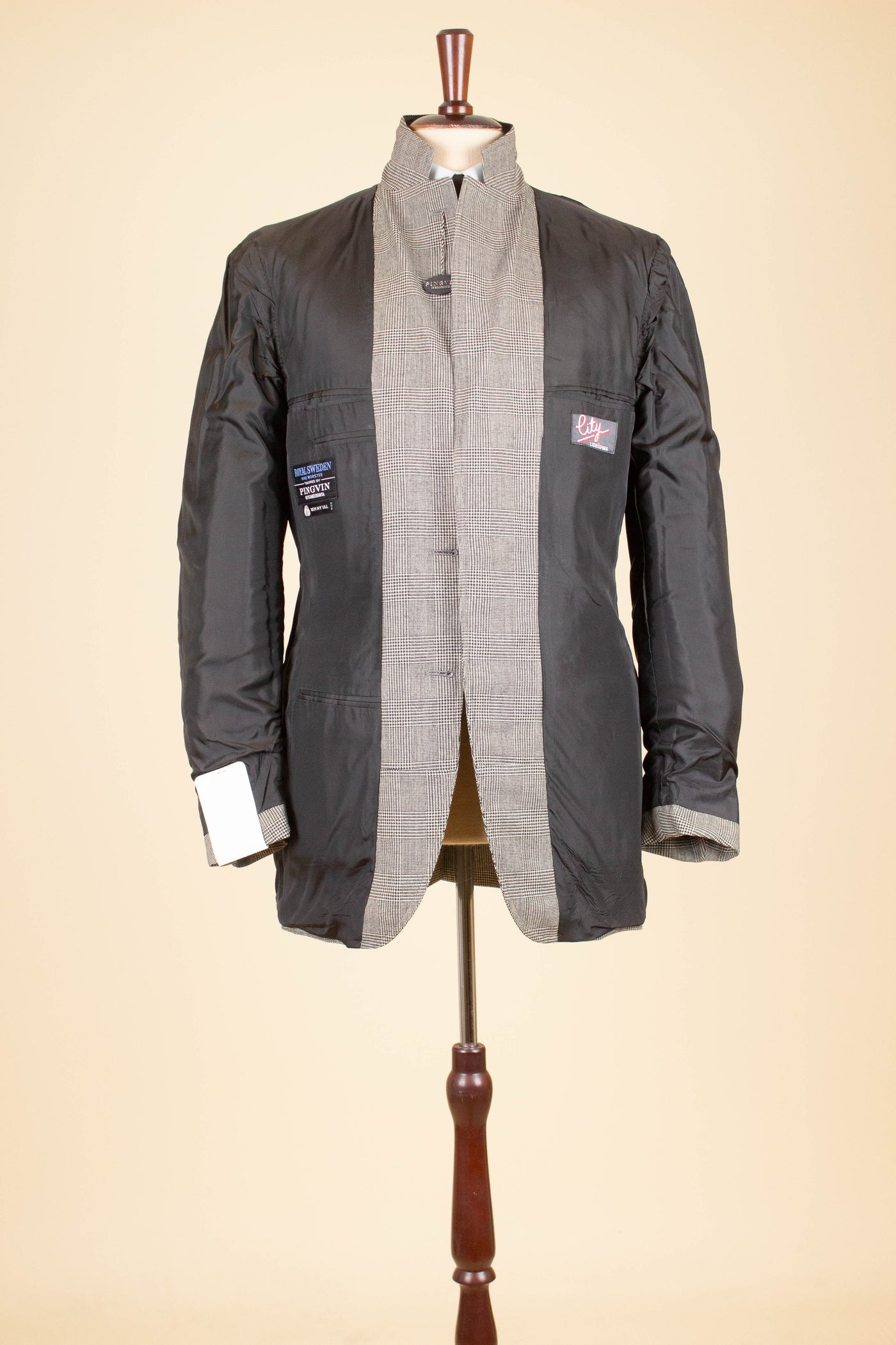 SWEDISH 1960S GREY TWO PIECE PRINCE OF WALES DEADSTOCK SUIT BY PINGVIN. SIZE CA EU 48