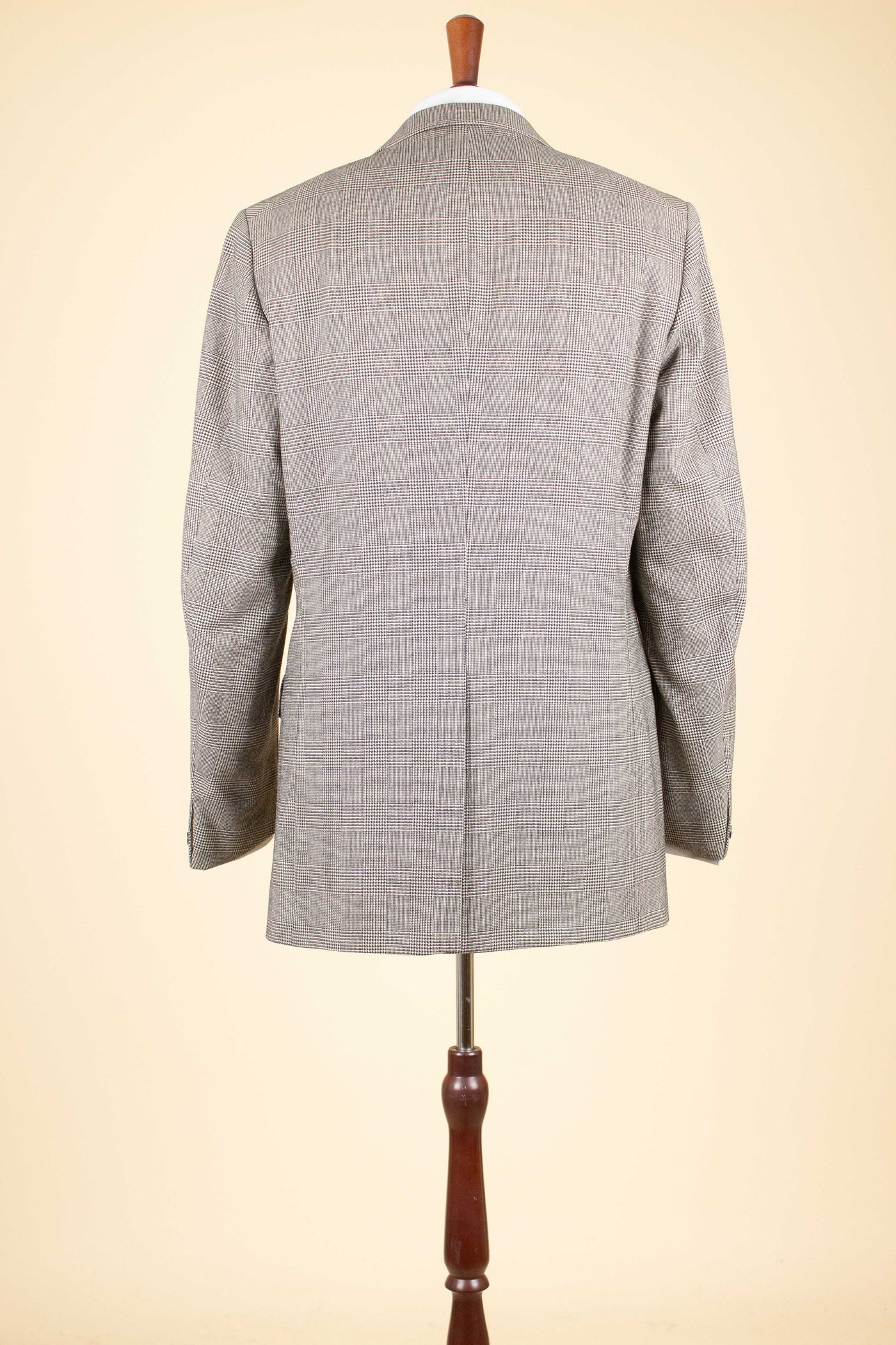 SWEDISH 1960S GREY TWO PIECE PRINCE OF WALES DEADSTOCK SUIT BY PINGVIN. SIZE CA EU 48