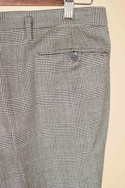 SWEDISH 1960S GREY TWO PIECE PRINCE OF WALES DEADSTOCK SUIT BY PINGVIN. SIZE CA EU 48