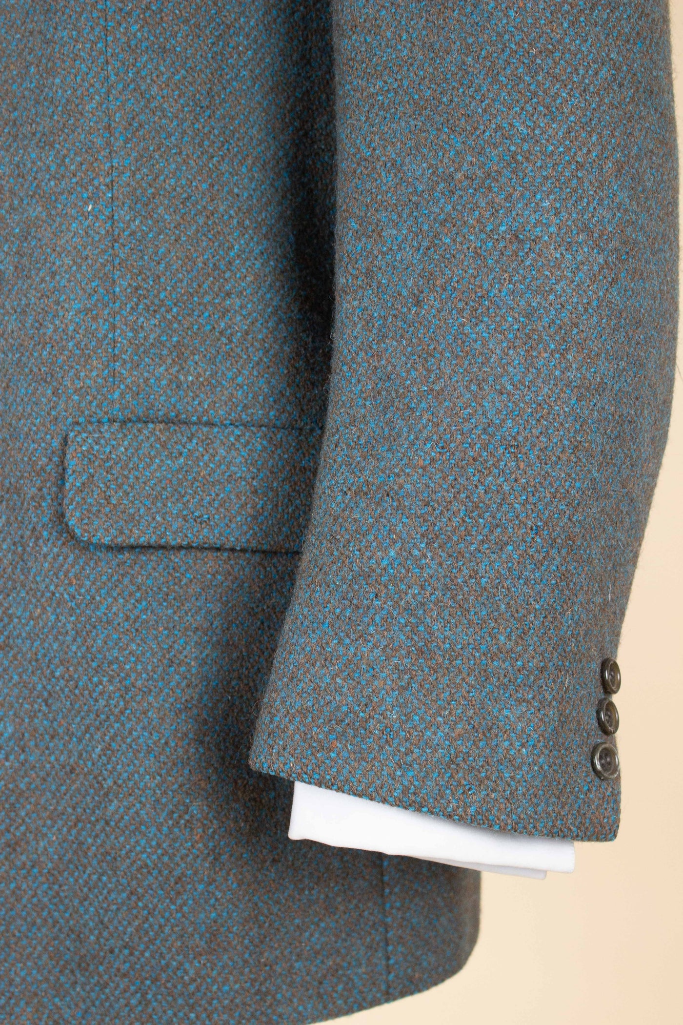 CANADIAN 1940S/1950S BLUE AND BROWN HARRIS TWEED JACKET BY JOHN BULLOCK. SIZE CA EU 56