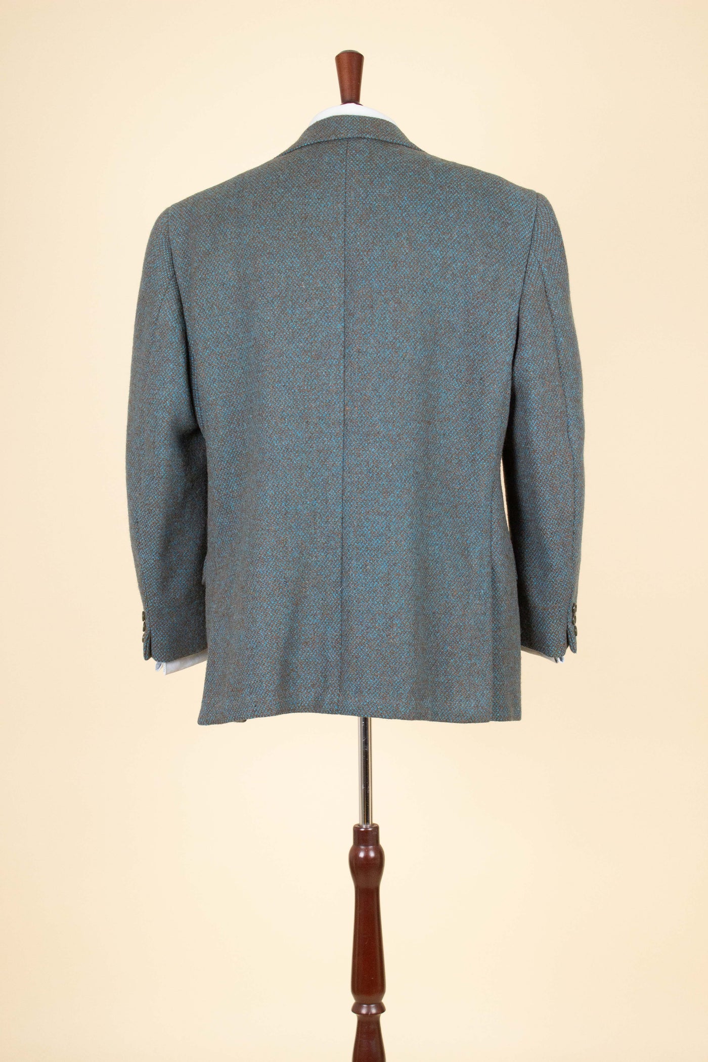 CANADIAN 1940S/1950S BLUE AND BROWN HARRIS TWEED JACKET BY JOHN BULLOCK. SIZE CA EU 56