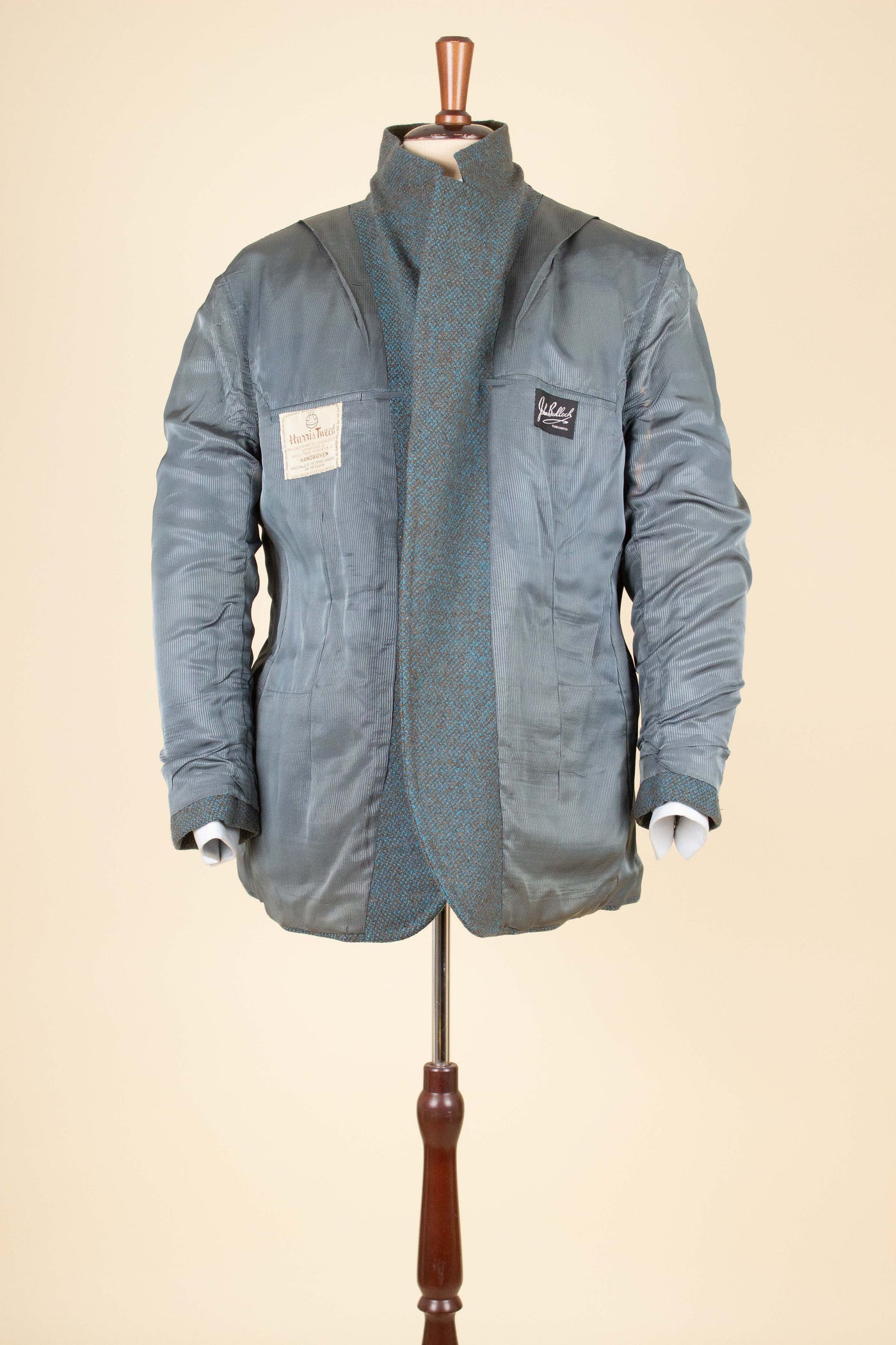 CANADIAN 1940S/1950S BLUE AND BROWN HARRIS TWEED JACKET BY JOHN BULLOCK. SIZE CA EU 56