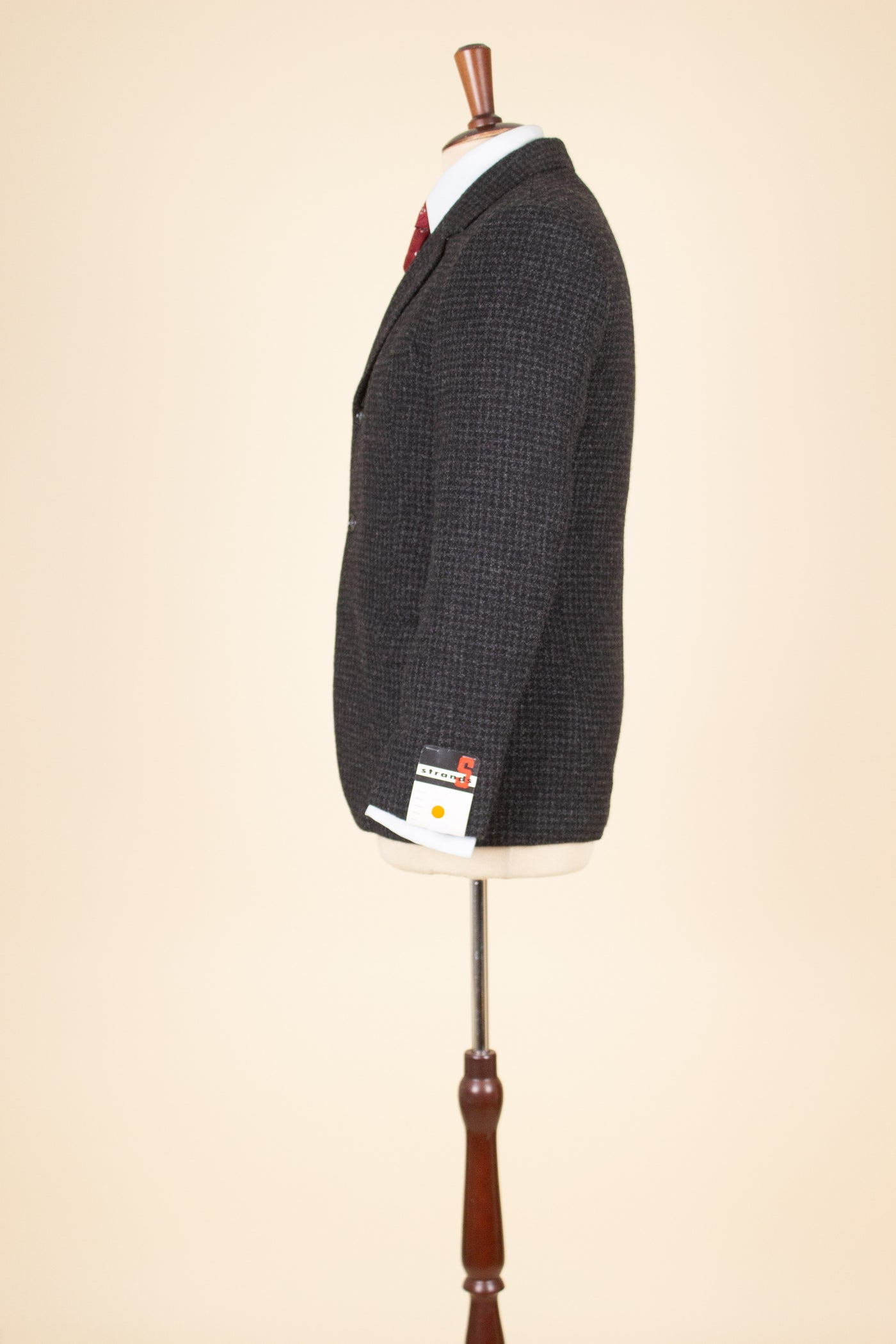 SWEDISH 1950S/1960S DEADSTOCK DARK GREY HOUNDSTOOTH TWEED JACKET BY STRANDS. SIZE CA EU 44