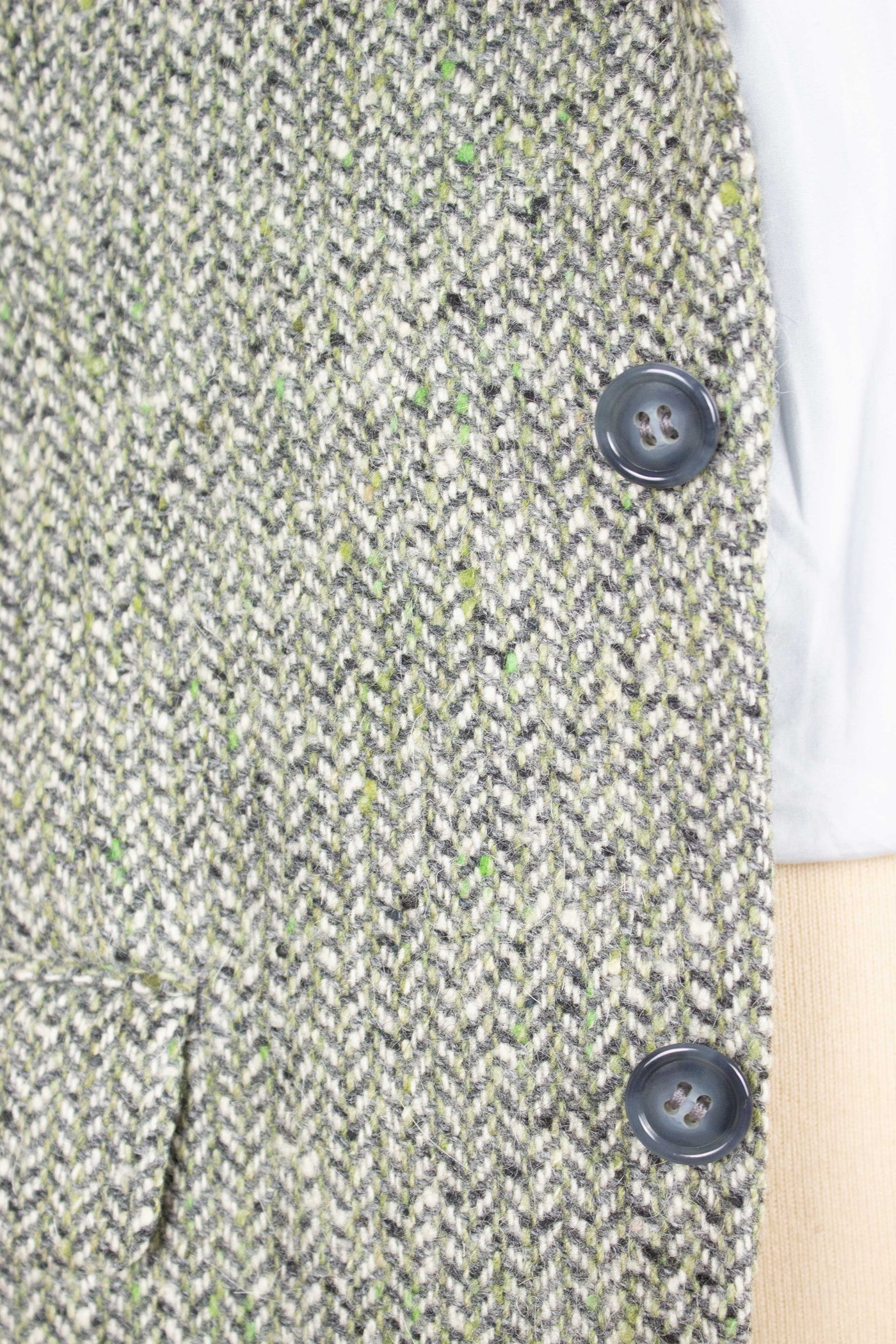 SWEDISH 1950S  DEADSTOCK GREY AND GREEN HERRINGBONE TWEED JACKET BY STRANDS. SIZE CA EU 42