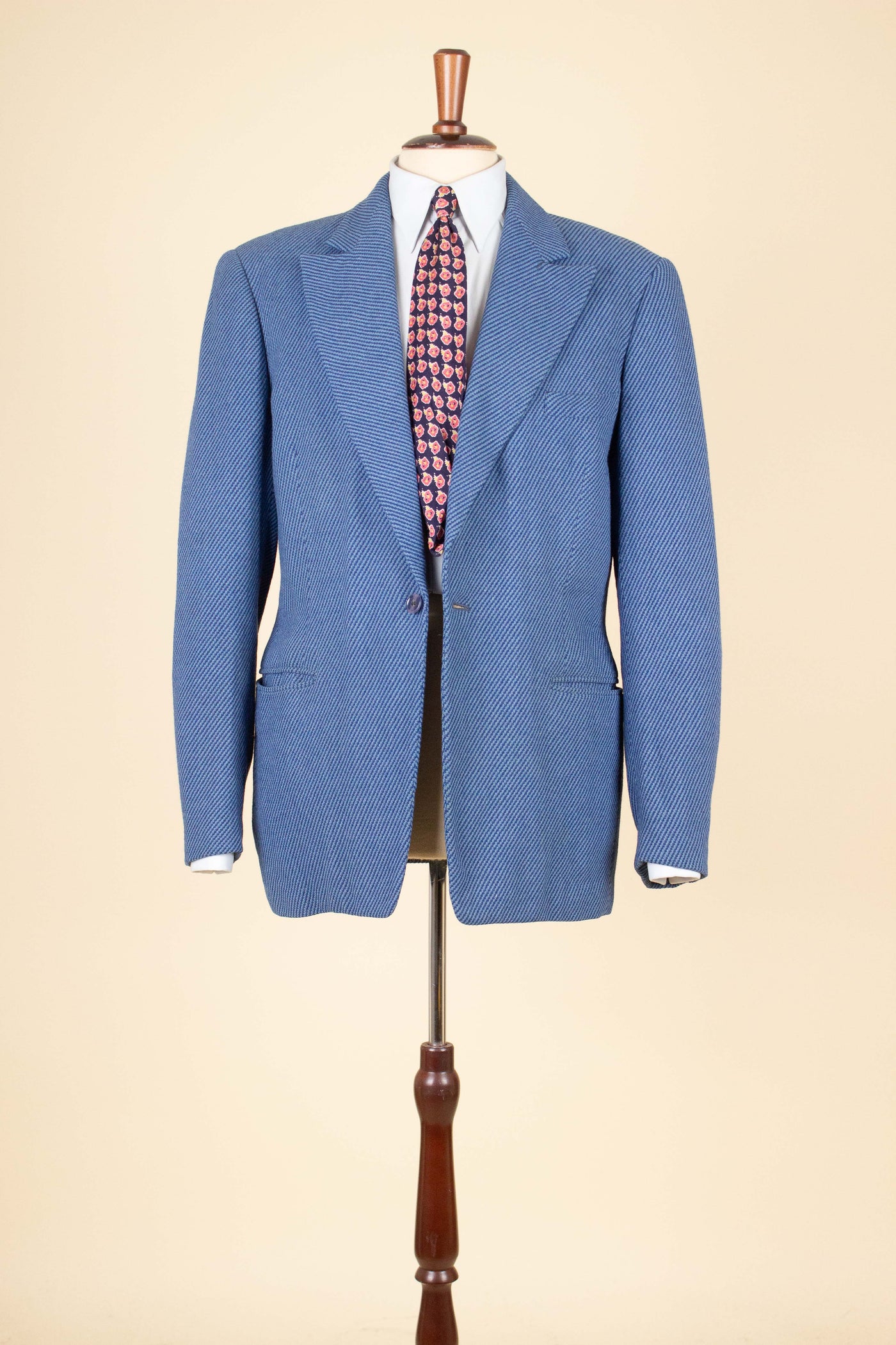 SWEDISH 1940S/1950S MID BLUE ONE BUTTONED SINGLE JACKET BY LIBO. SIZE CA EU 50