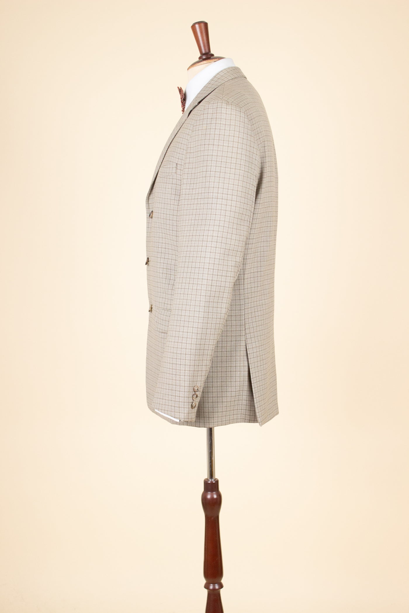 SWEDISH 1950S/1960S DEADSTOCK BEIGE CHECKERED JACKET BY SCHLASBERGS. SIZE CA EU 50