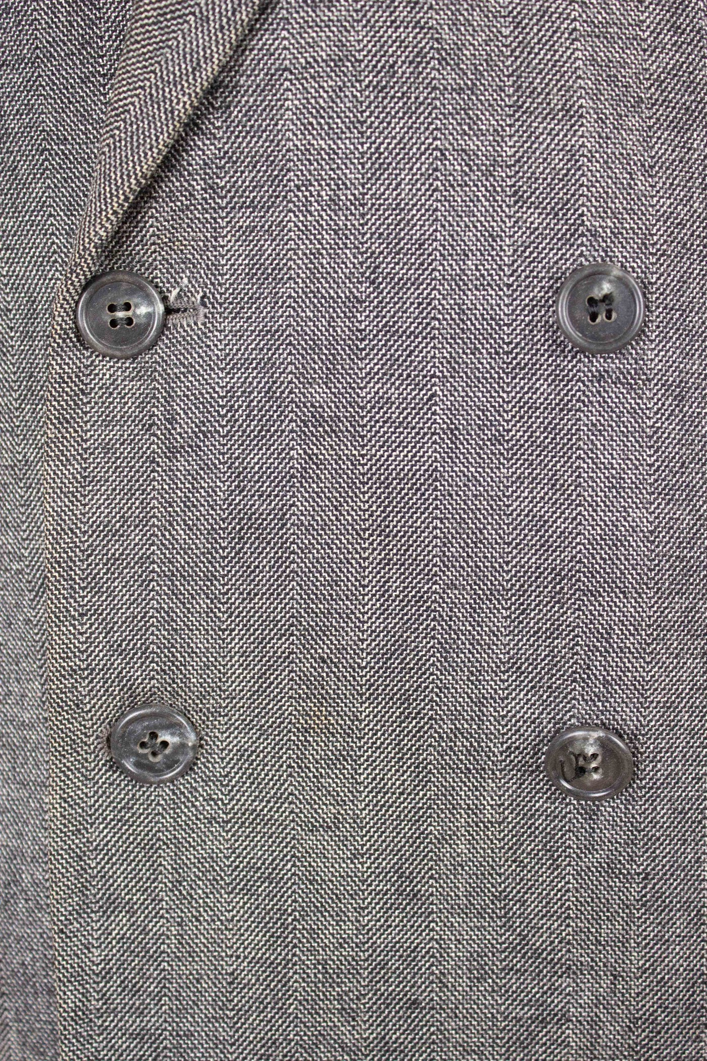 SWEDISH 1940S GREY HERRINGBONE DOUBLE BREASTED JACKET. SIZE CA EU 50-52