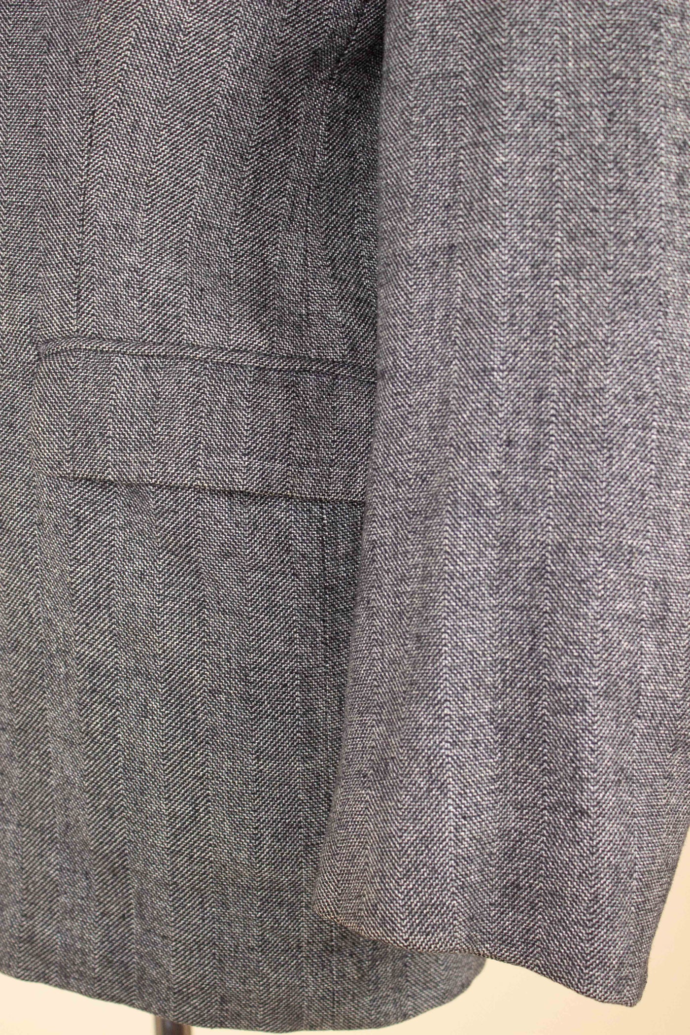 SWEDISH 1940S GREY HERRINGBONE DOUBLE BREASTED JACKET. SIZE CA EU 50-52