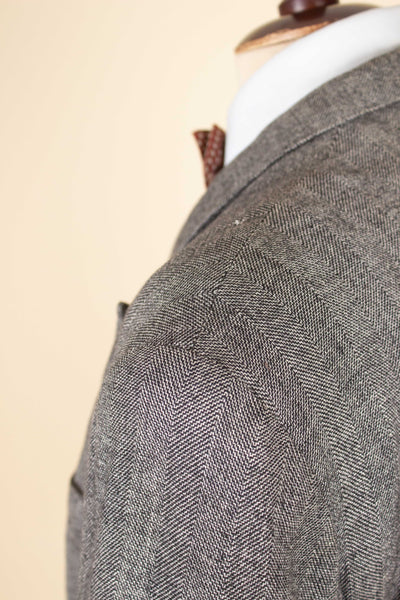 SWEDISH 1940S GREY HERRINGBONE DOUBLE BREASTED JACKET. SIZE CA EU 50-52