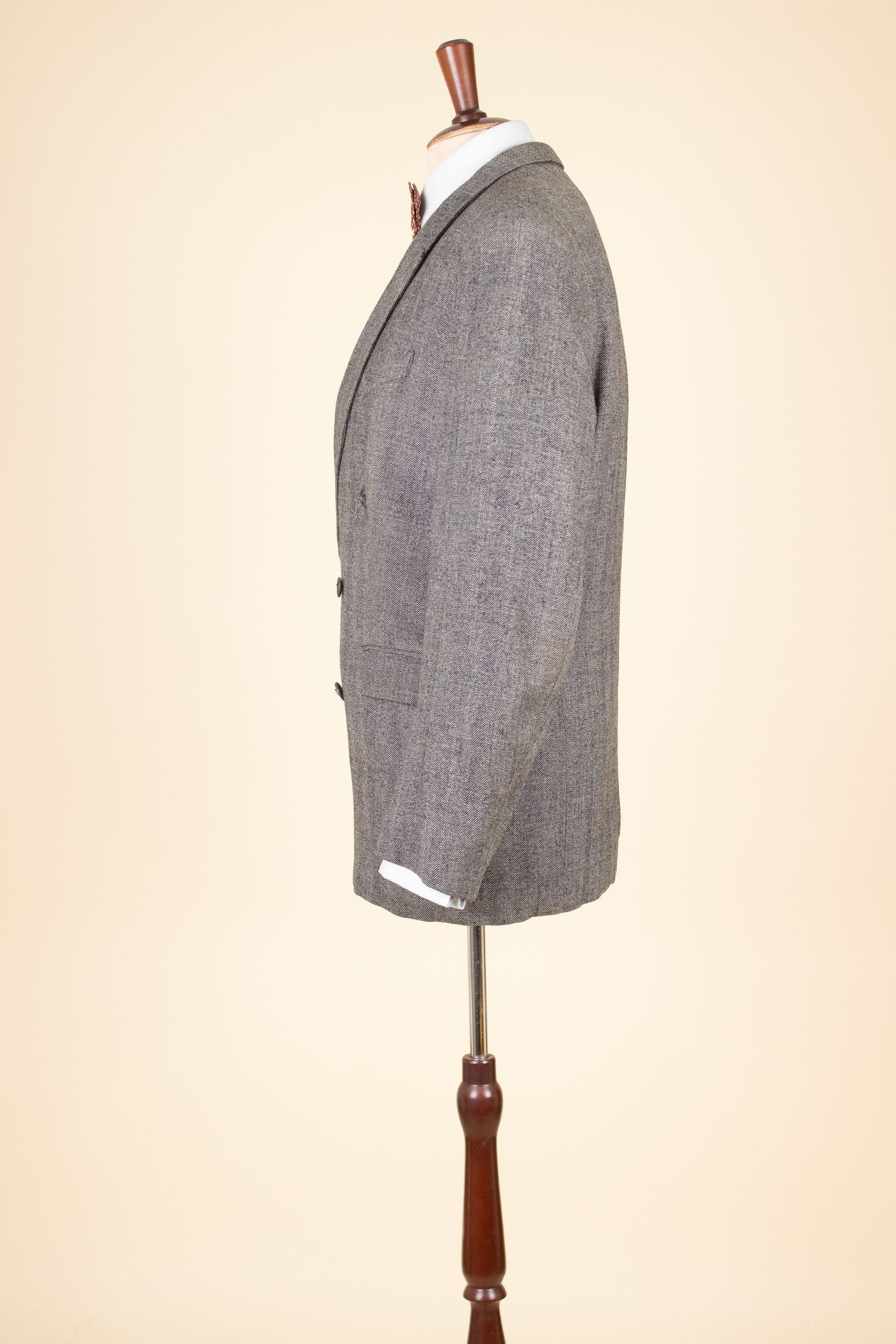 SWEDISH 1940S GREY HERRINGBONE DOUBLE BREASTED JACKET. SIZE CA EU 50-52