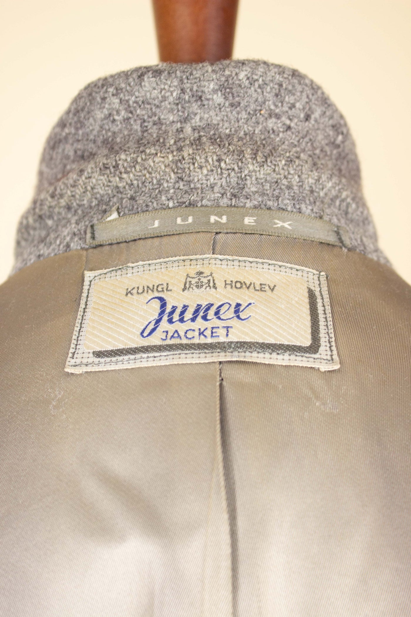 SWEDISH 1950S GREY HARRIS TWEED JACKET BY JUNEX. SIZE CA EU 48 Long