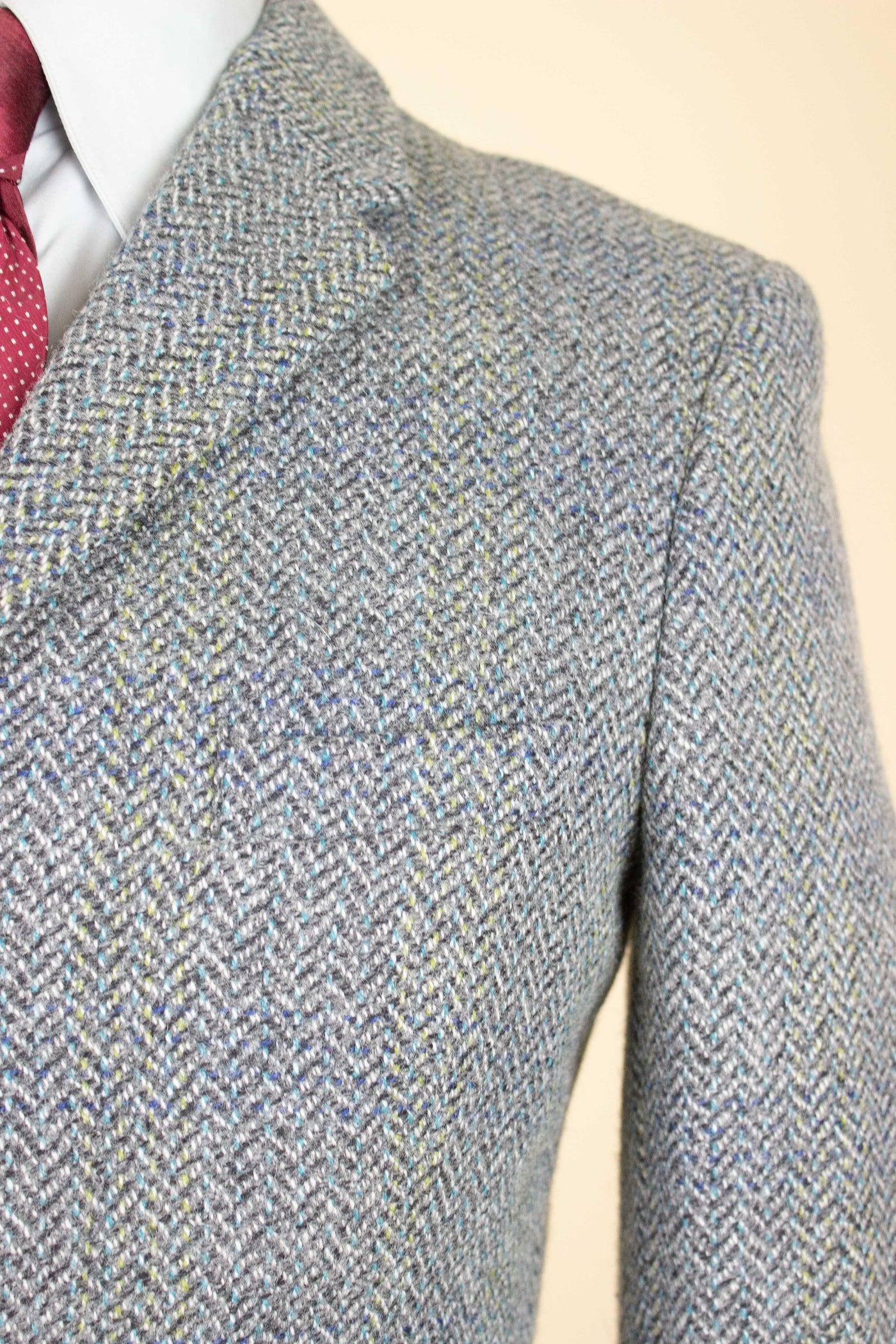 SWEDISH 1950S MULTICOLOURED HERRINGBONE TWEED JACKET BY FUNK. SIZE CA EU 44