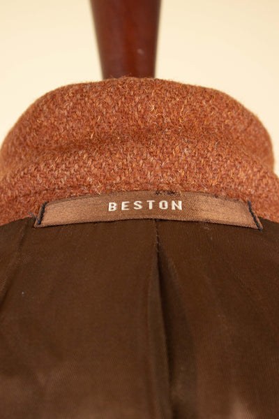 SWEDISH 1950S RUST BROWN HERRINGBONE HEAVYWEIGHT HARRIS TWEED JACKET BY BESTON. SIZE CA EU 46.