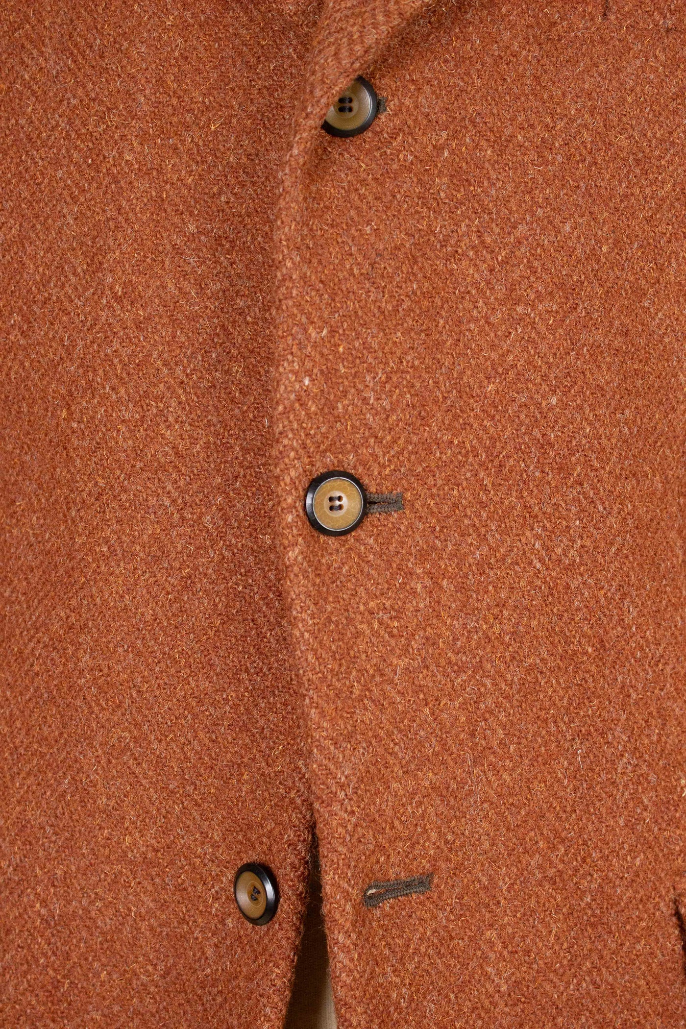 SWEDISH 1950S RUST BROWN HERRINGBONE HEAVYWEIGHT HARRIS TWEED JACKET BY BESTON. SIZE CA EU 46.