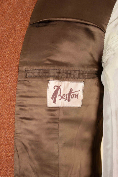 SWEDISH 1950S RUST BROWN HERRINGBONE HEAVYWEIGHT HARRIS TWEED JACKET BY BESTON. SIZE CA EU 46.