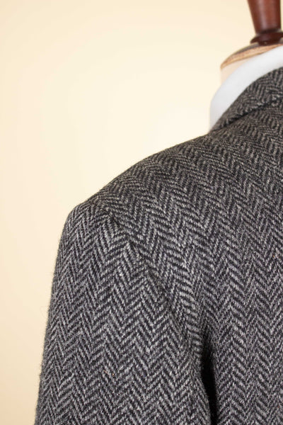 SWEDISH 1950S GREY HERRINGBONE HARRIS TWEED SINGLE BREASTED JACKET. SIZE CA EU 54