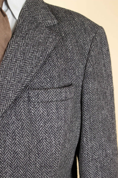SWEDISH 1950S GREY HERRINGBONE HARRIS TWEED SINGLE BREASTED JACKET. SIZE CA EU 54