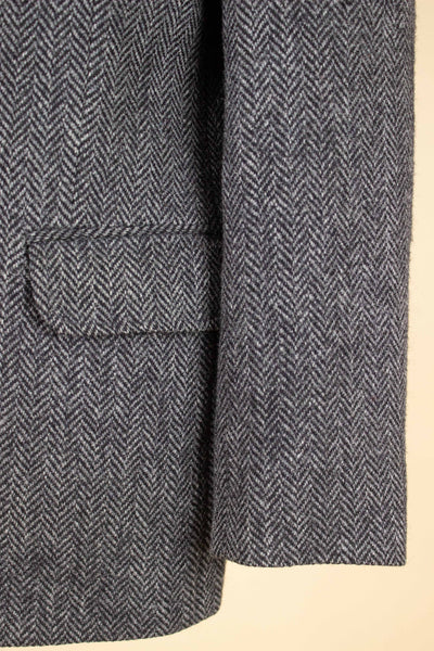 SWEDISH 1950S GREY HERRINGBONE HARRIS TWEED SINGLE BREASTED JACKET. SIZE CA EU 54