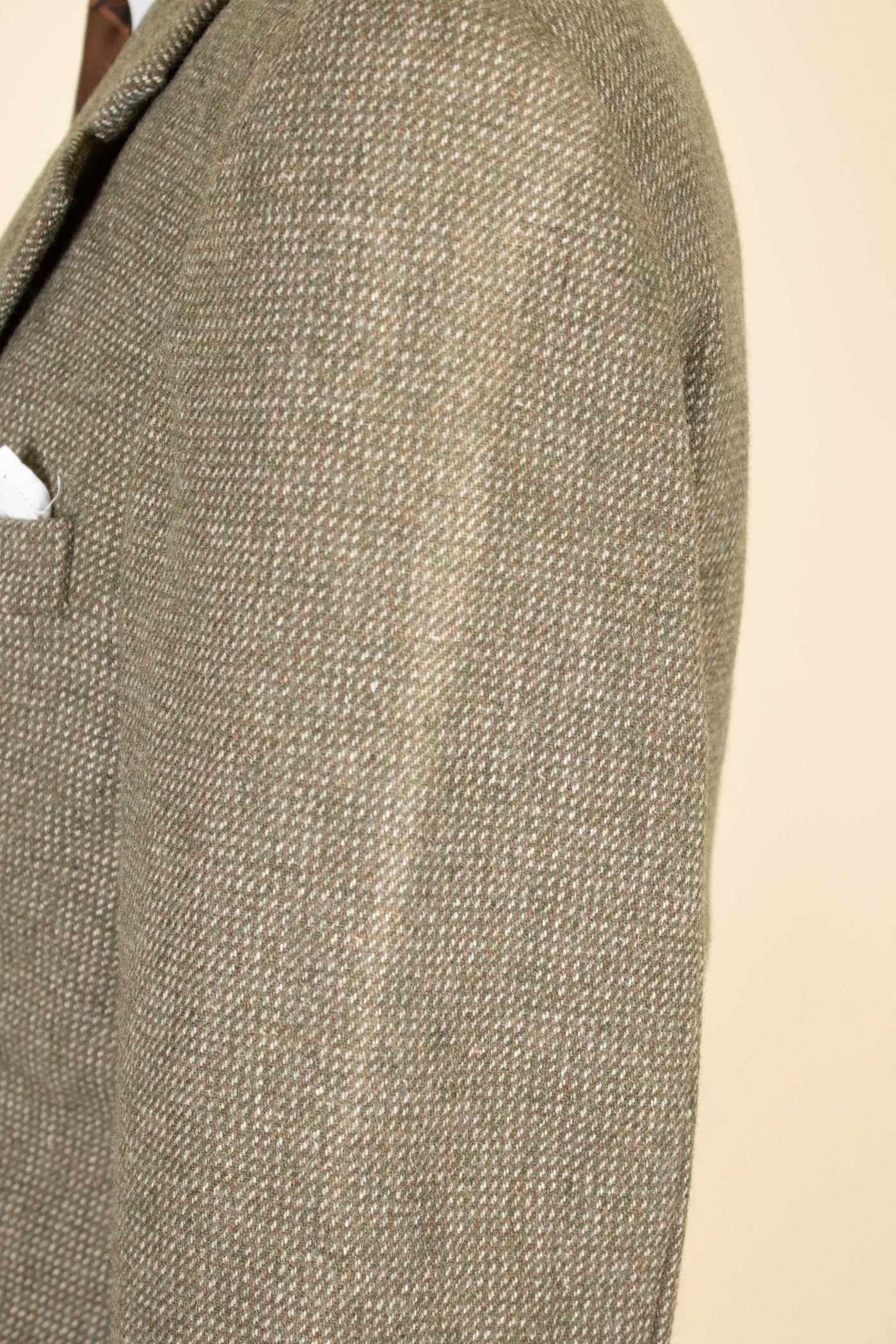 SWEDISH 1940S GREEN AND BROWN SINGLE BREASTED TWEED JACKET BY DAKO KLÄDER. SIZE CA EU 46-48