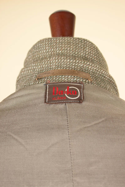 SWEDISH 1940S GREEN AND BROWN SINGLE BREASTED TWEED JACKET BY DAKO KLÄDER. SIZE CA EU 46-48