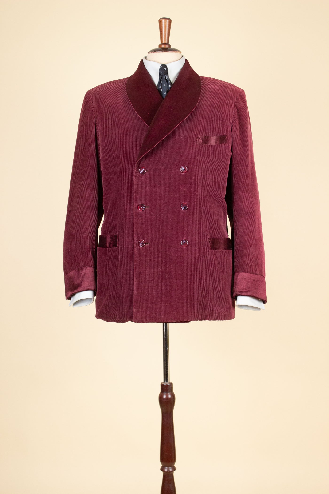 SWEDISH 1940S DARK RED CORDUROY AND SILK SHAWL COLLAR SMOKING JACKET. SIZE CA EU 50