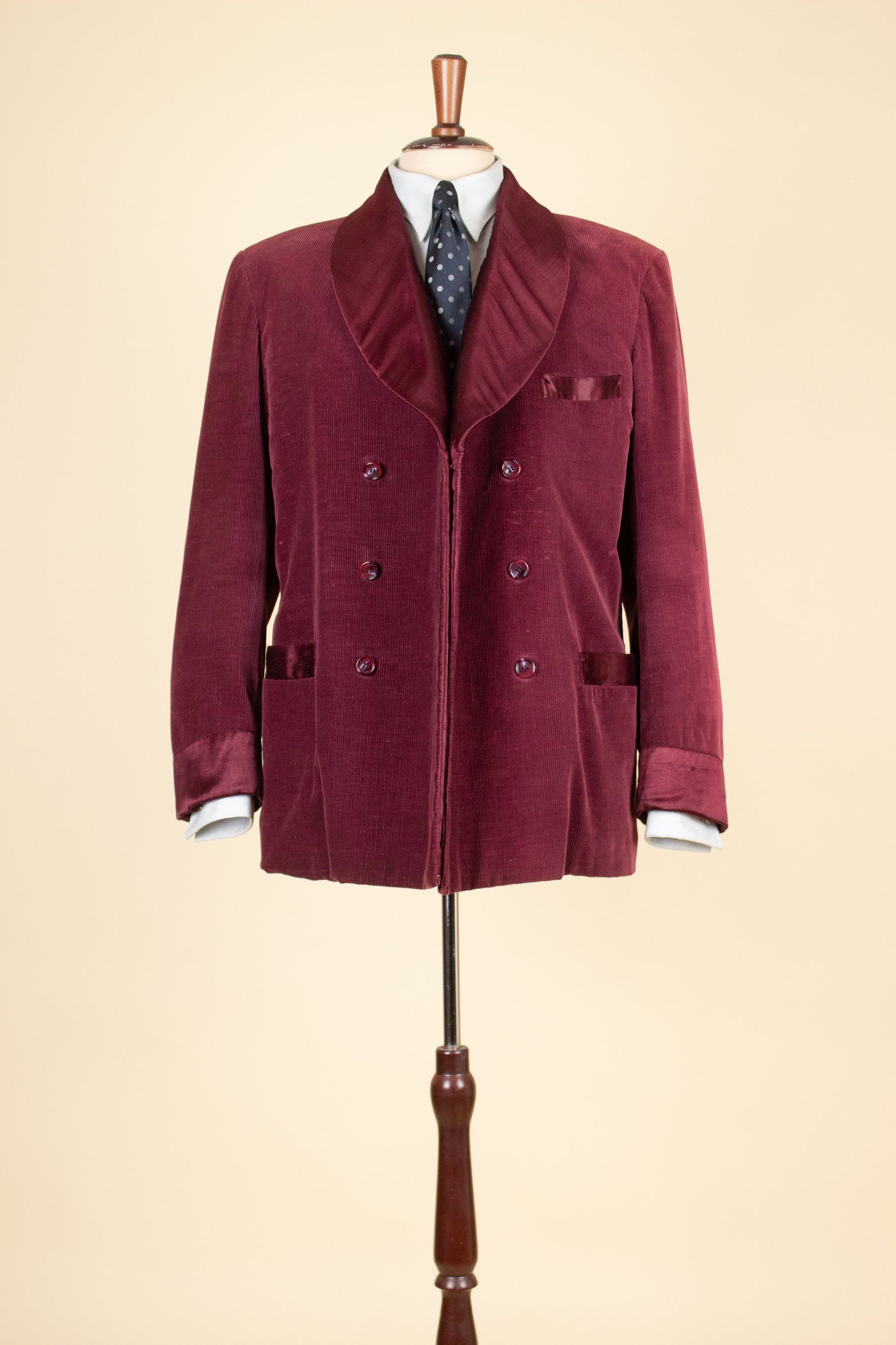 SWEDISH 1940S DARK RED CORDUROY AND SILK SHAWL COLLAR SMOKING JACKET. SIZE CA EU 50