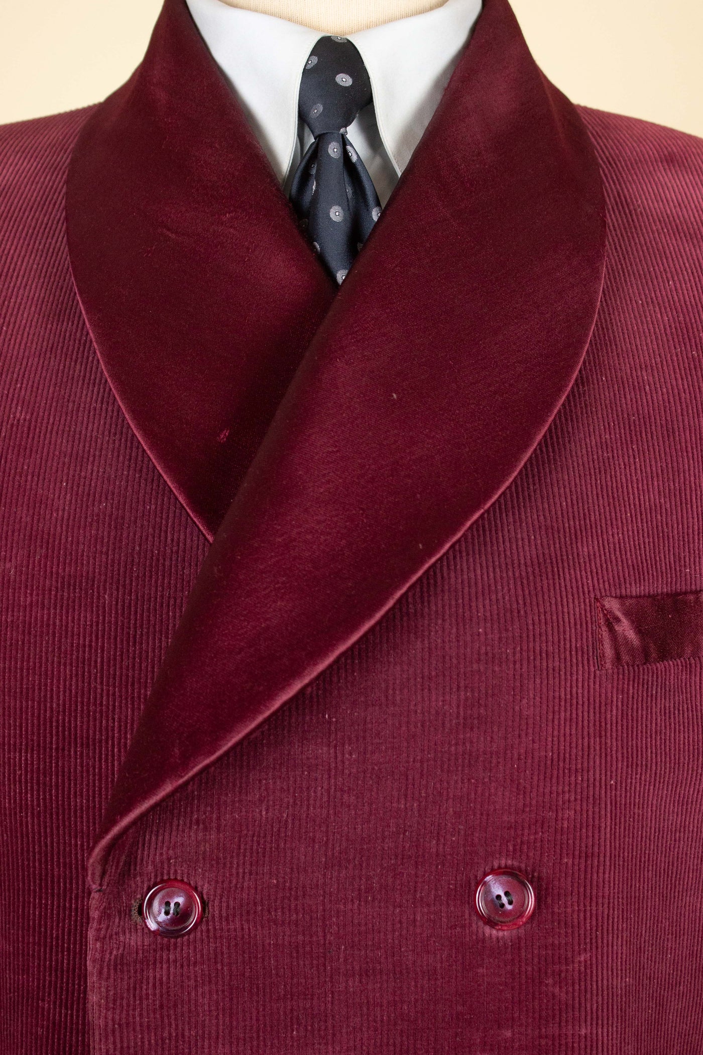 SWEDISH 1940S DARK RED CORDUROY AND SILK SHAWL COLLAR SMOKING JACKET. SIZE CA EU 50