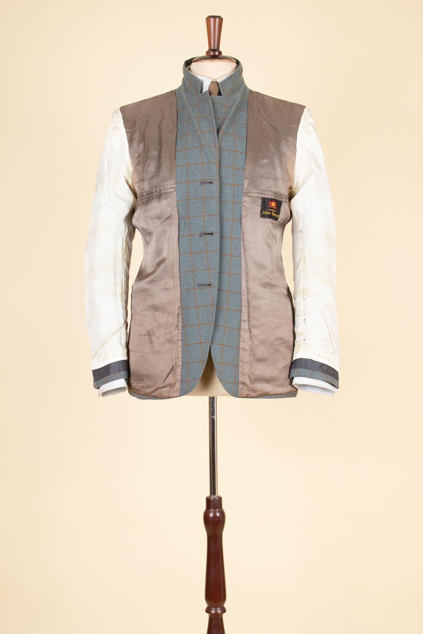 BRITISH 1960S BLUE-GREY WINDOWPANE SINGLE BREASTED JACKET BY JOHN BARRAN. SIZE CA EU 46