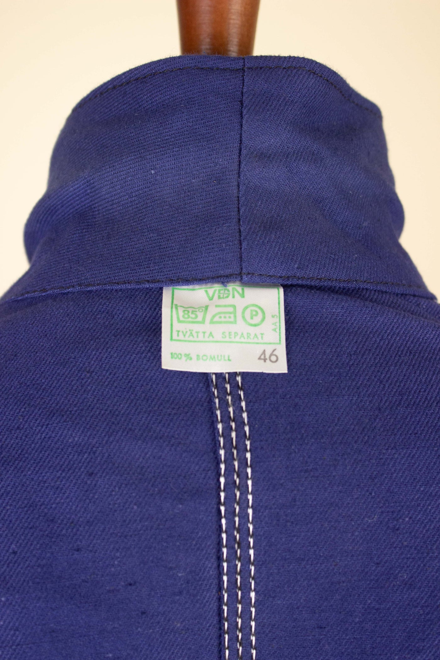 SWEDISH 1960S BLUE DEADSTOCK WORK JACKET BY DALSY. SIZE CA EU 46
