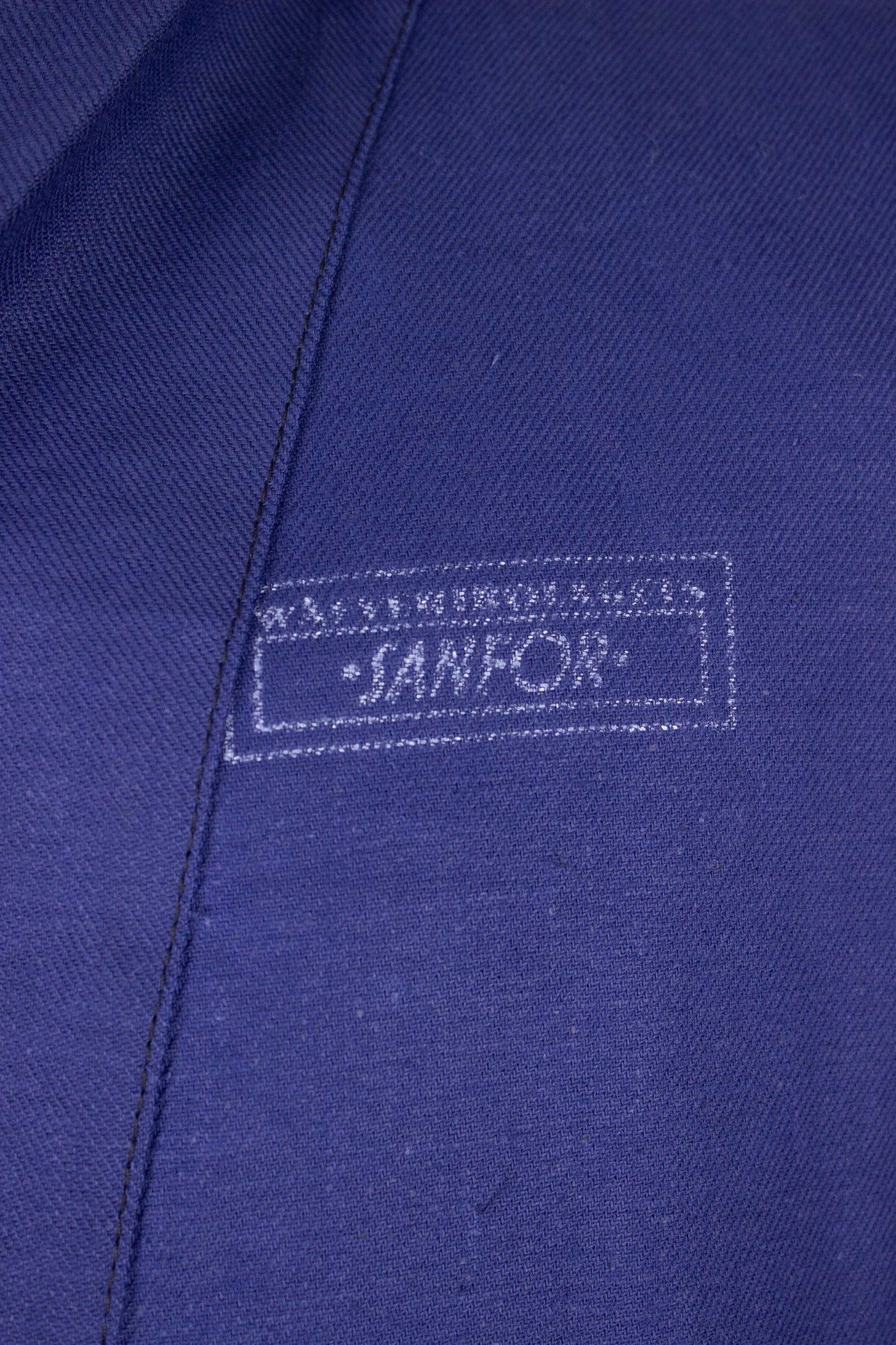 SWEDISH 1960S BLUE DEADSTOCK WORK COAT BY GEFA. SIZE CA EU 52