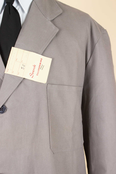 SWEDISH 1950S BEIGE DEADSTOCK WORK COAT. SIZE CA EU 56