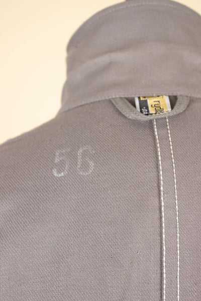 SWEDISH 1950S BEIGE DEADSTOCK WORK COAT. SIZE CA EU 56