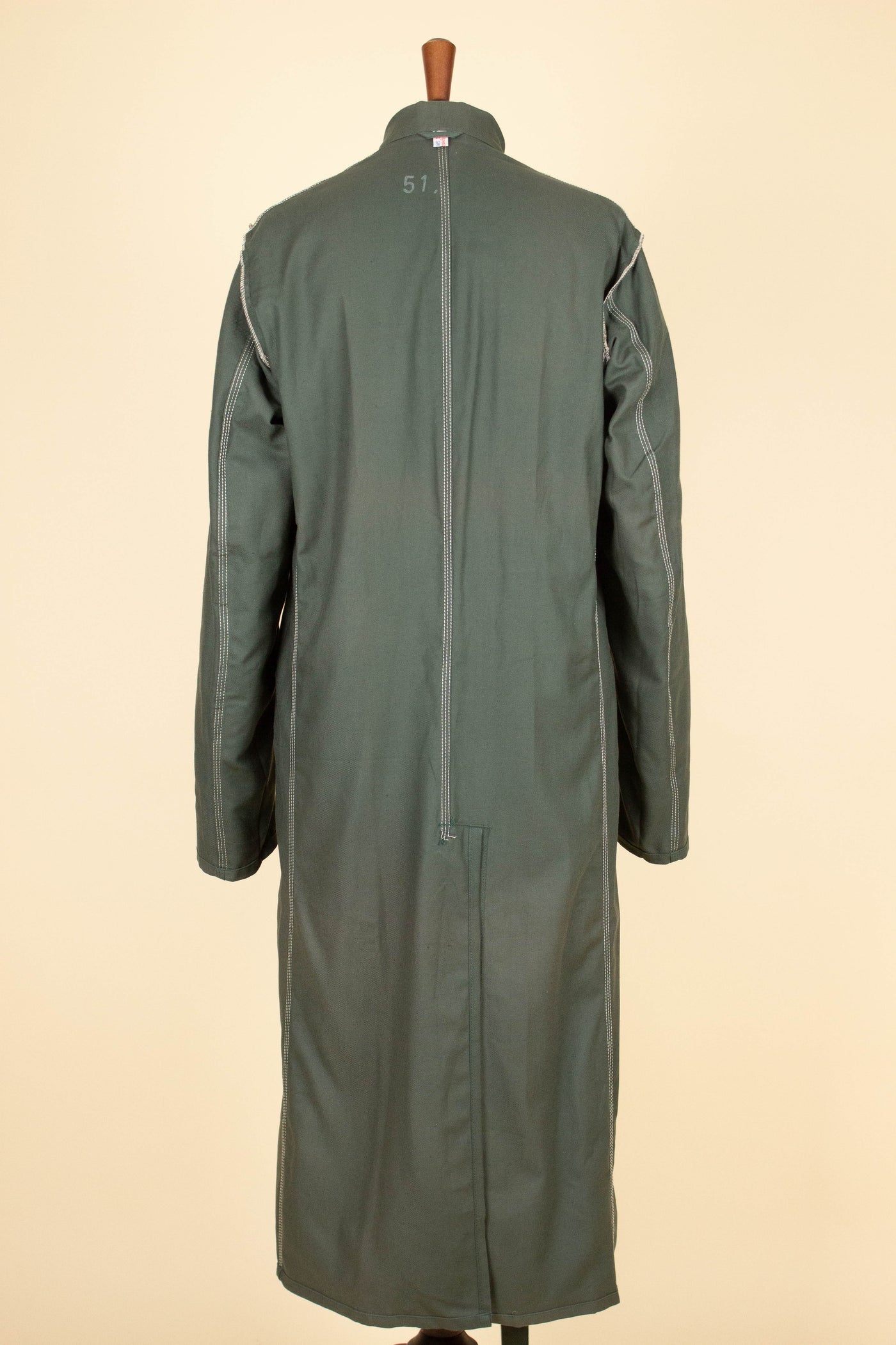 SWEDISH 1950S/1960S GREEN COTTON DEADSTOCK WORK COAT BY DALSTORPS YRKESKLÄDER. SIZE CA EU 50 LONG