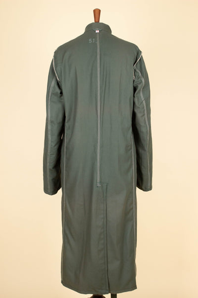 SWEDISH 1950S/1960S GREEN COTTON DEADSTOCK WORK COAT BY DALSTORPS YRKESKLÄDER. SIZE CA EU 50 LONG