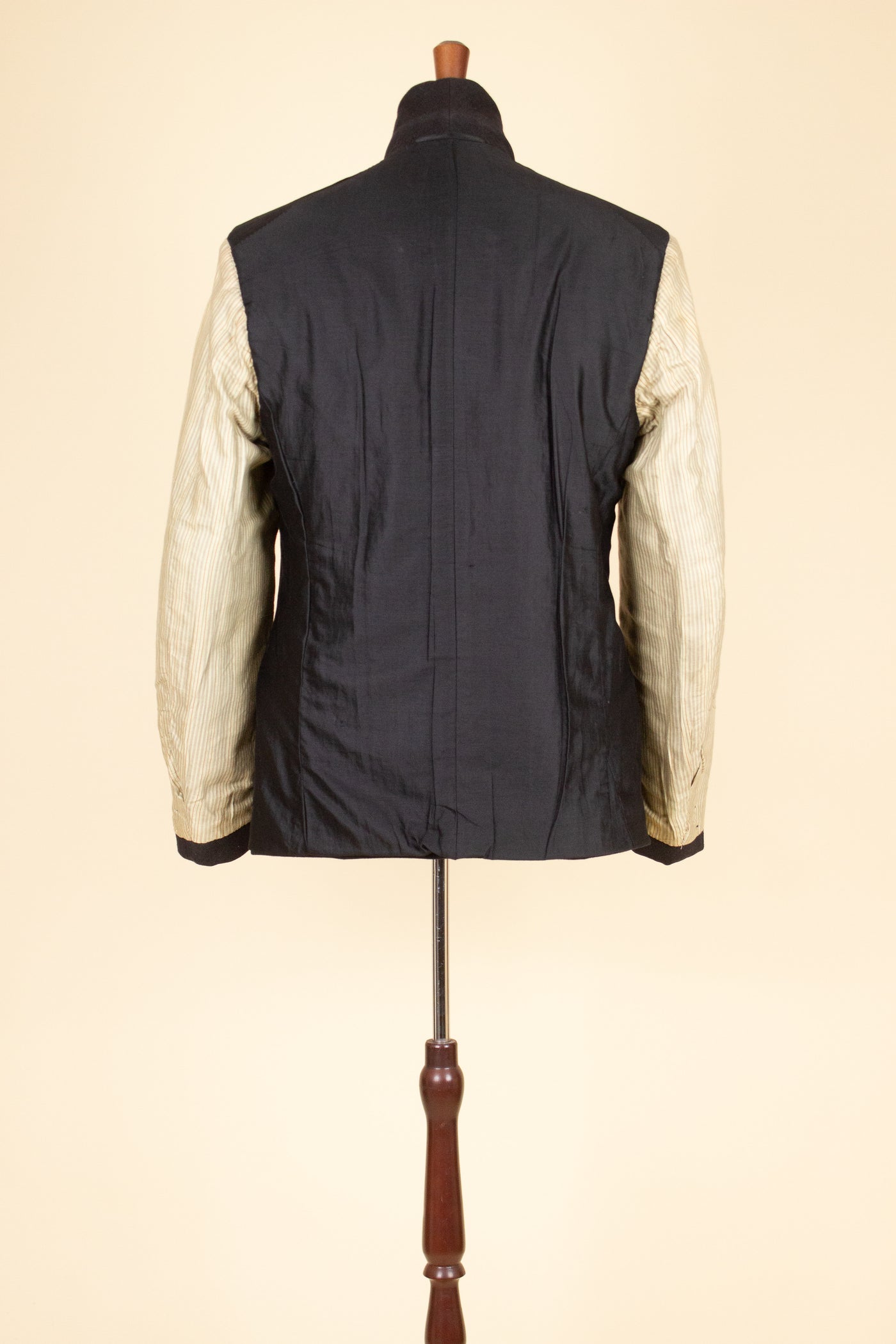 SWEDISH 1910S/1920S DARK BROWN/GREEN/PURPLE SINGLE BREASTED JACKET. SIZE CA EU 48