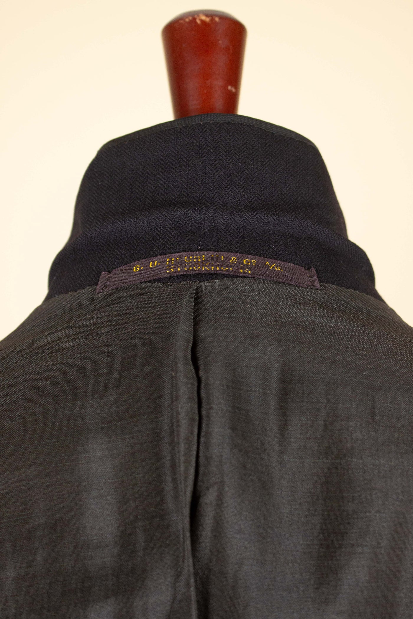SWEDISH 1924 DARK BLUE BESPOKE JACKET AND WAISTCOAT. SIZE CA EU 44-46