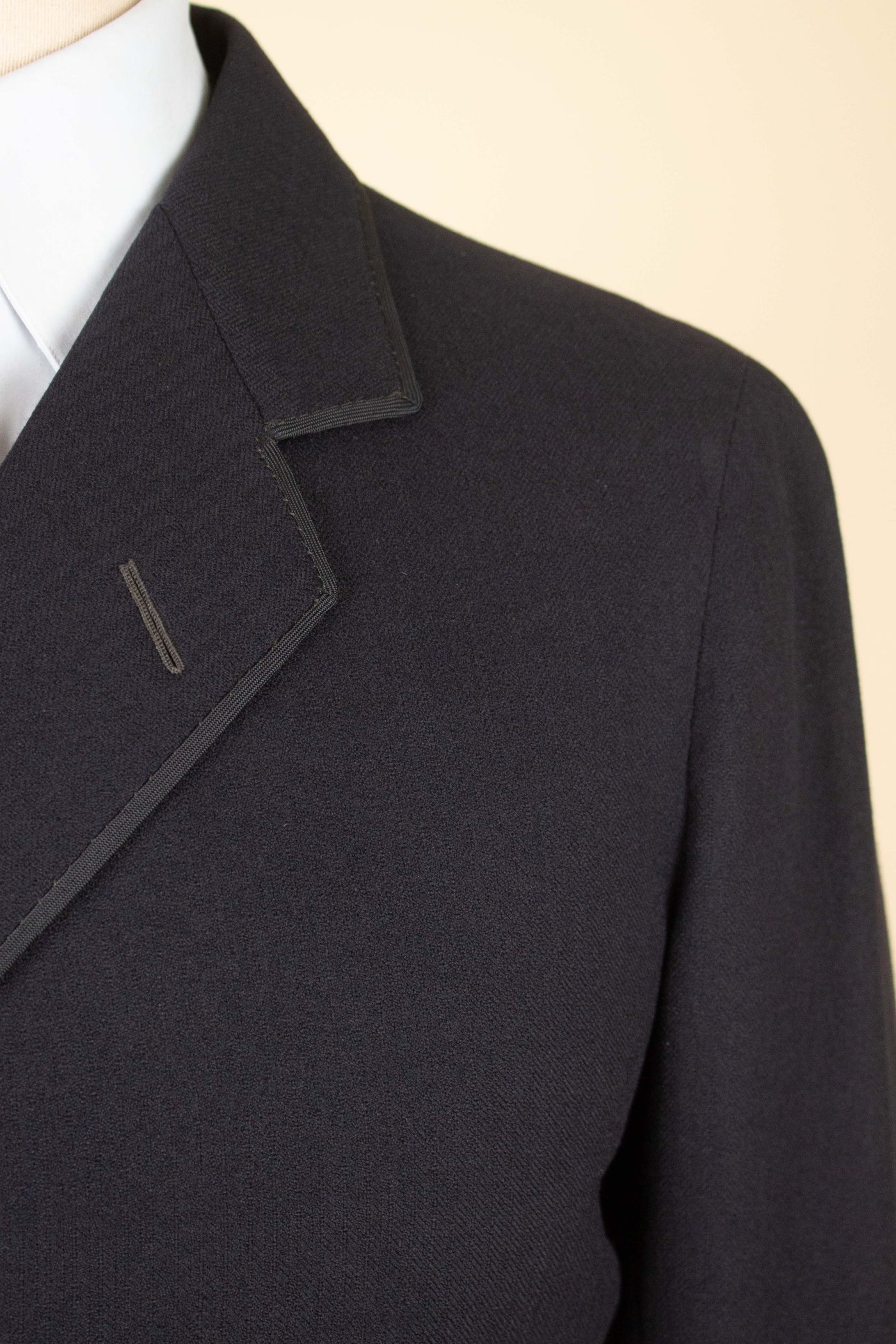 SWEDISH 1924 DARK BLUE BESPOKE JACKET AND WAISTCOAT. SIZE CA EU 44-46