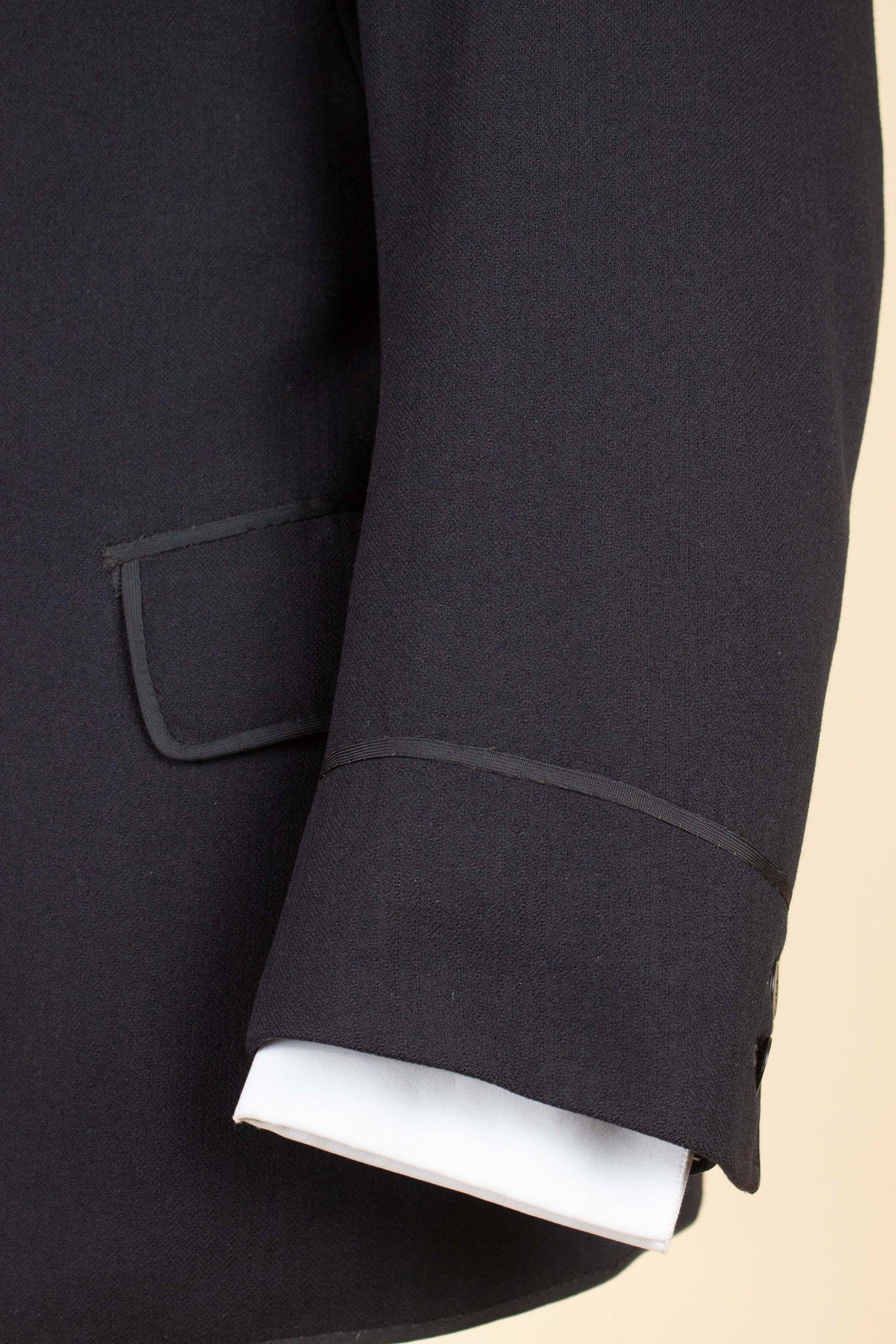 SWEDISH 1924 DARK BLUE BESPOKE JACKET AND WAISTCOAT. SIZE CA EU 44-46