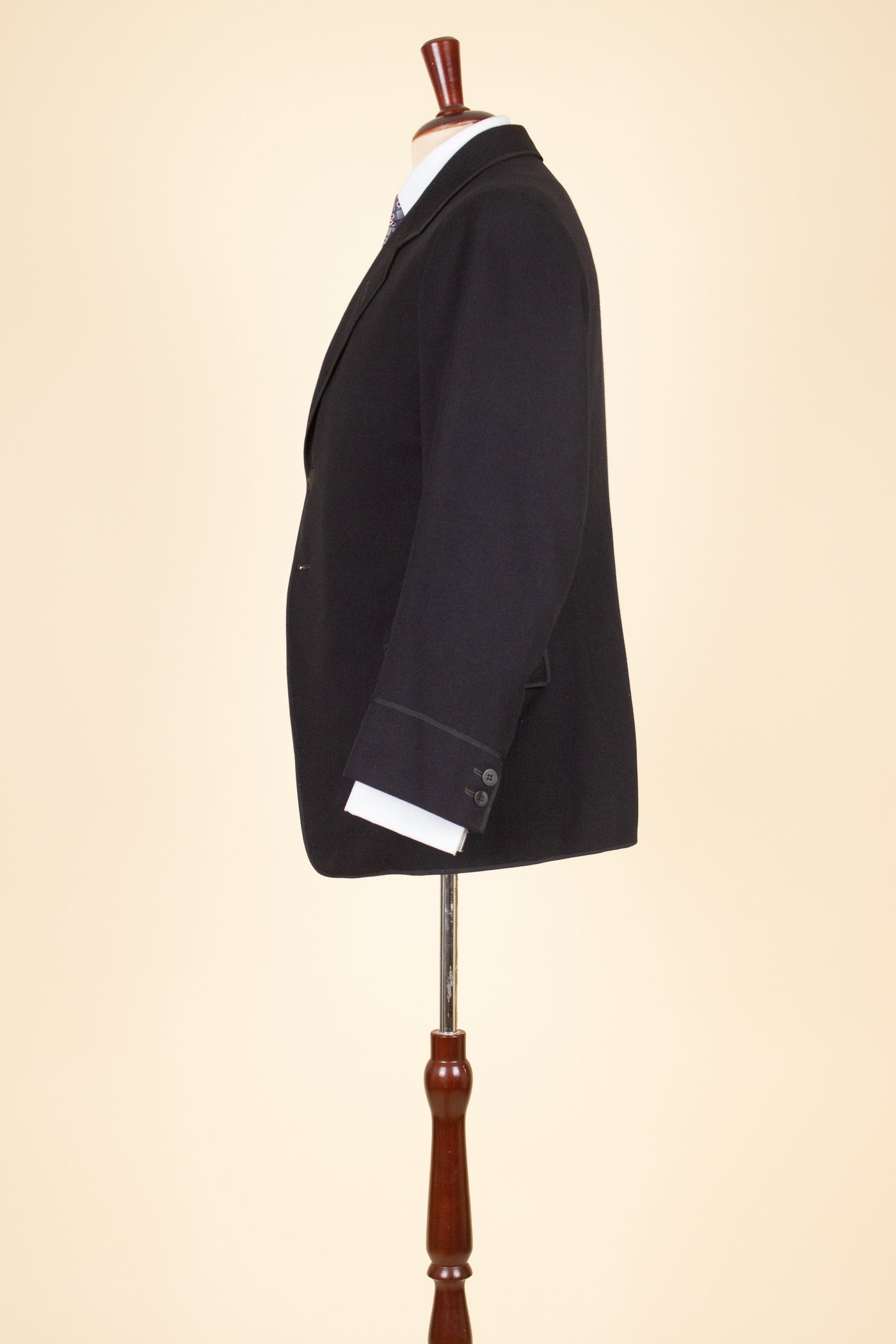 SWEDISH 1924 DARK BLUE BESPOKE JACKET AND WAISTCOAT. SIZE CA EU 44-46