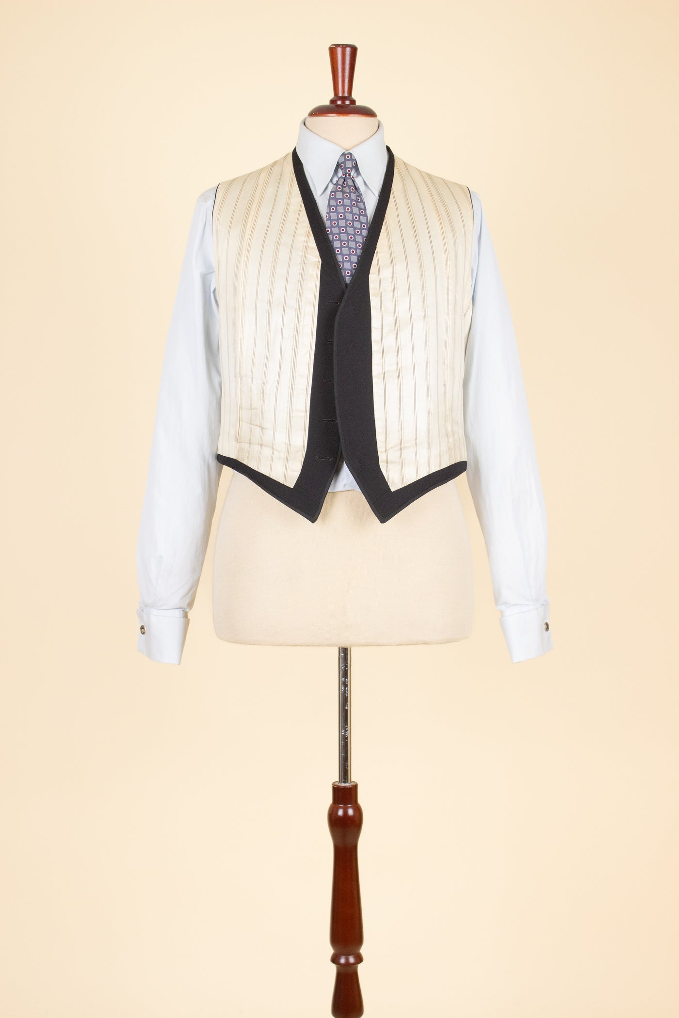 SWEDISH 1924 DARK BLUE BESPOKE JACKET AND WAISTCOAT. SIZE CA EU 44-46