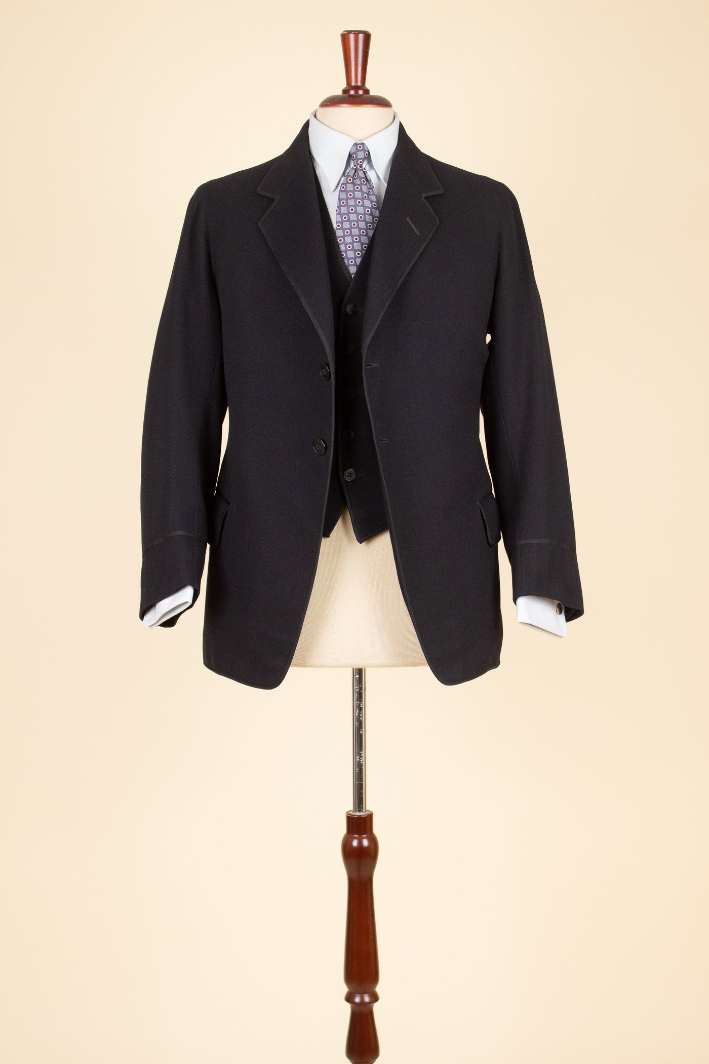 SWEDISH 1924 DARK BLUE BESPOKE JACKET AND WAISTCOAT. SIZE CA EU 44-46