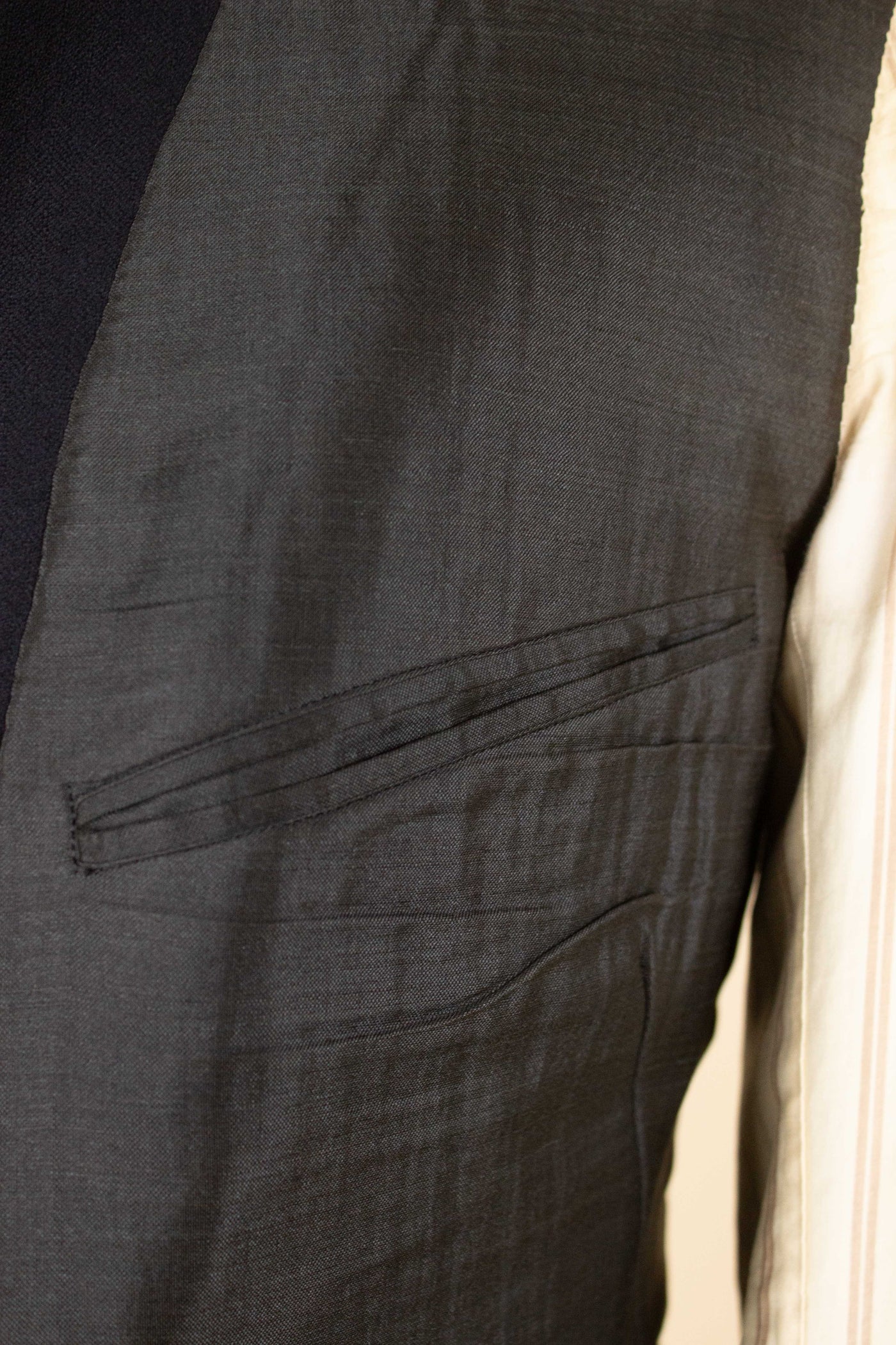 SWEDISH 1924 DARK BLUE BESPOKE JACKET AND WAISTCOAT. SIZE CA EU 44-46