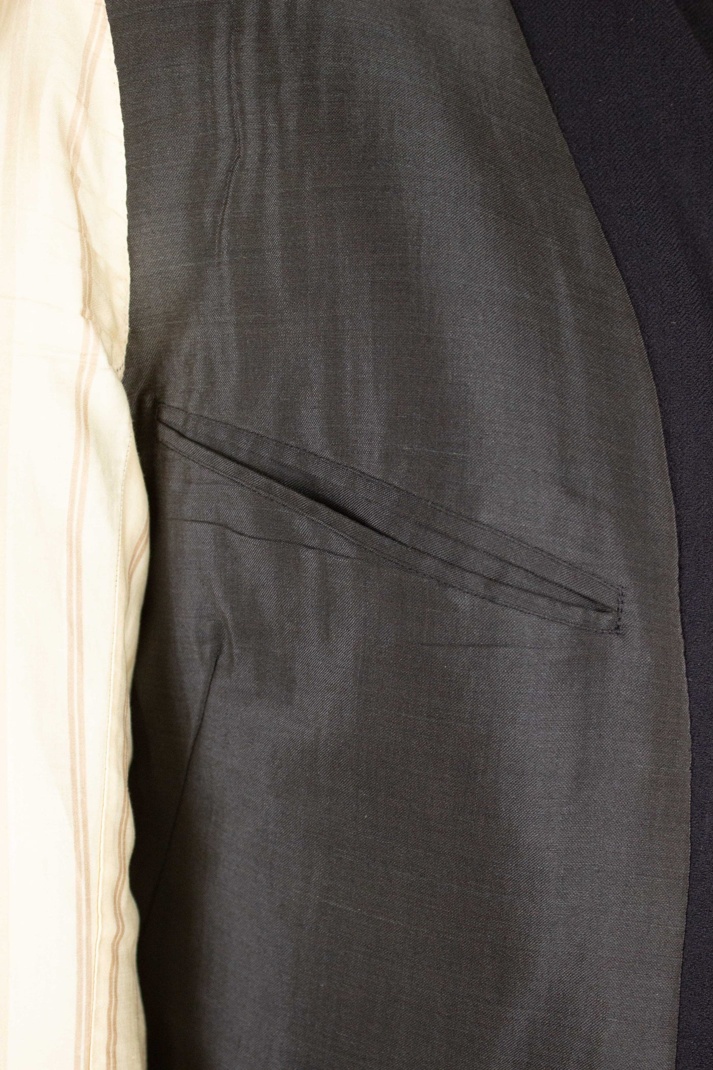 SWEDISH 1924 DARK BLUE BESPOKE JACKET AND WAISTCOAT. SIZE CA EU 44-46
