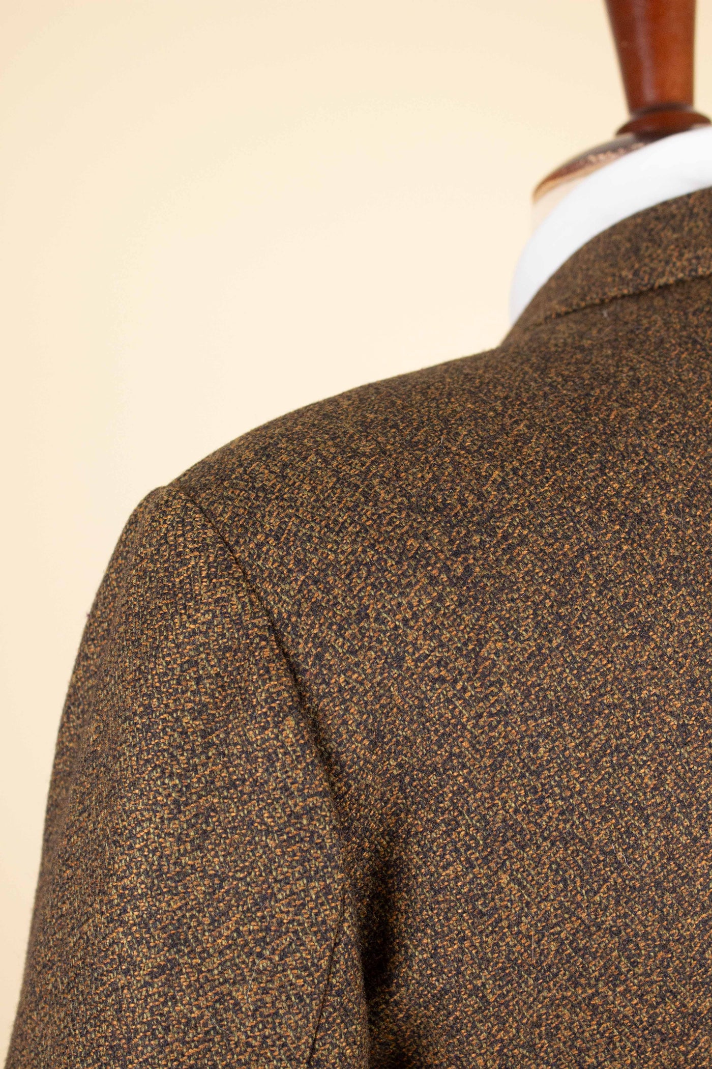 SWEDISH 1960S BROWN SINGLE BREASTED TWEED JACKET BY RAPPSON. SIZE CA EU 46-48