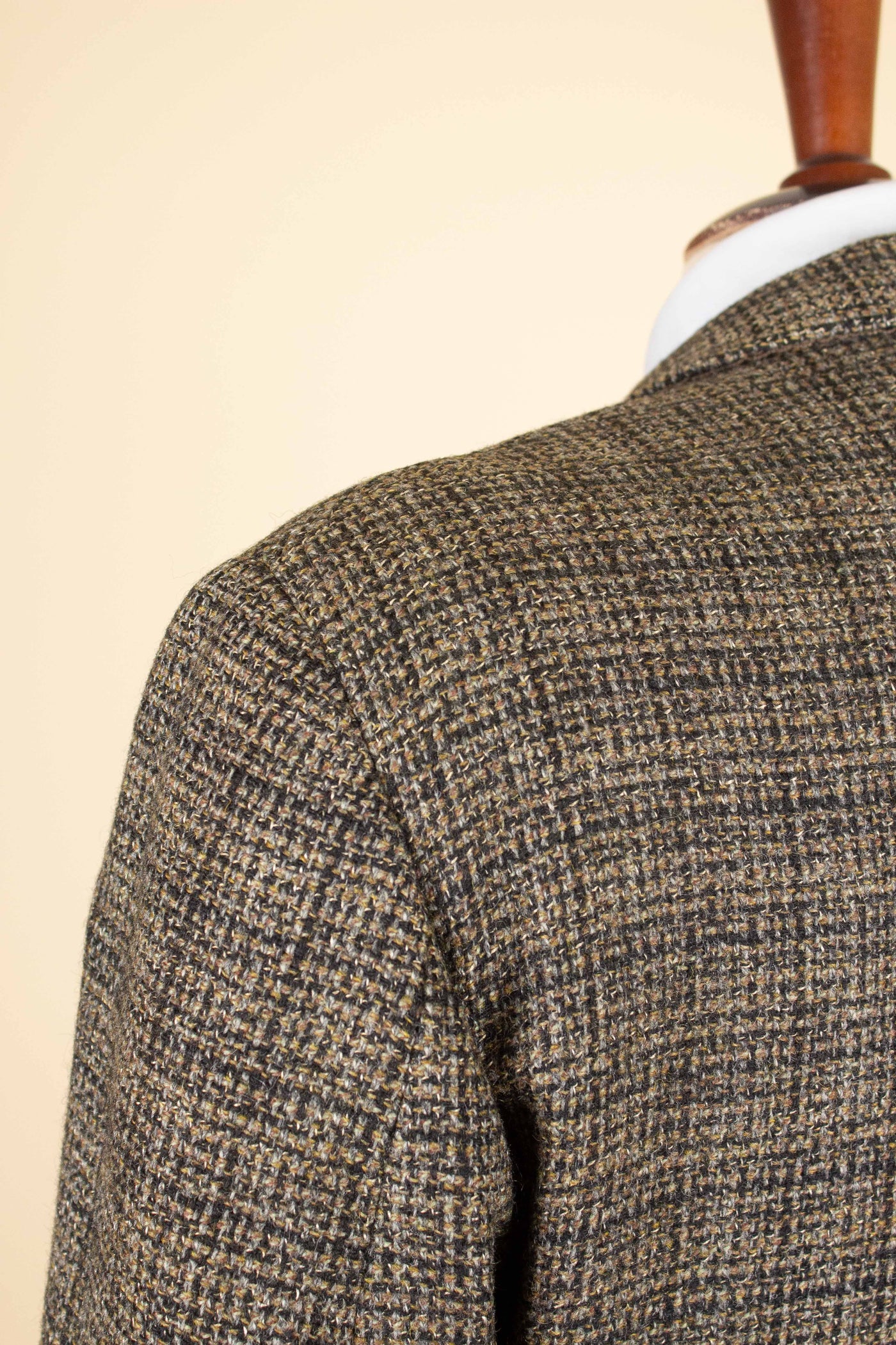 AMERICAN 1950S/1960S GREY CHECKERED SINGLE BREASTED PATCH POCKET TWEED JACKET. SIZE CA EU 48