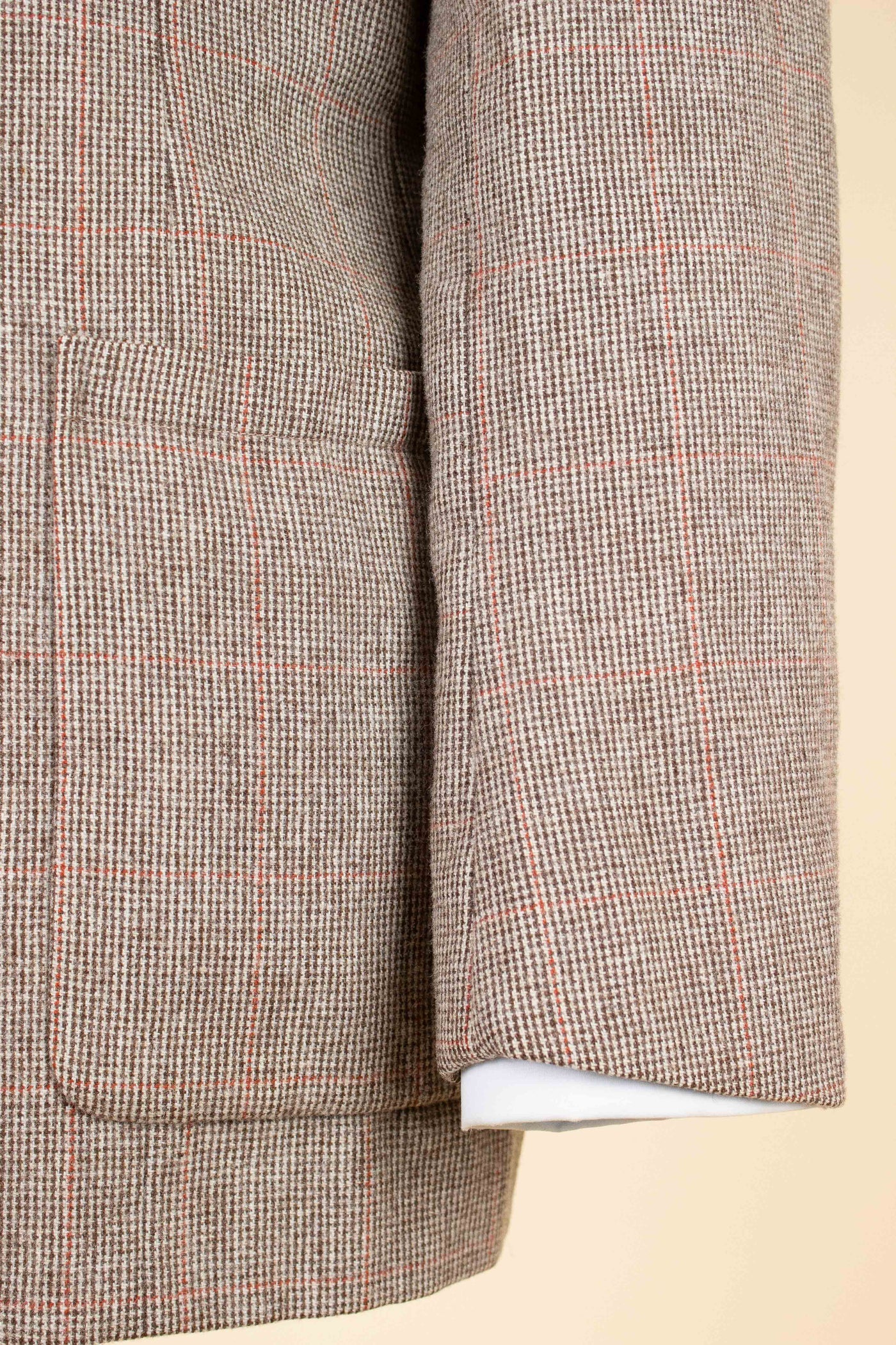 SWEDISH 1930S/1940S LIGHT BROWN WINDOW PANE TWEED JACKET BY MAGNIFIC. SIZE CA EU 50