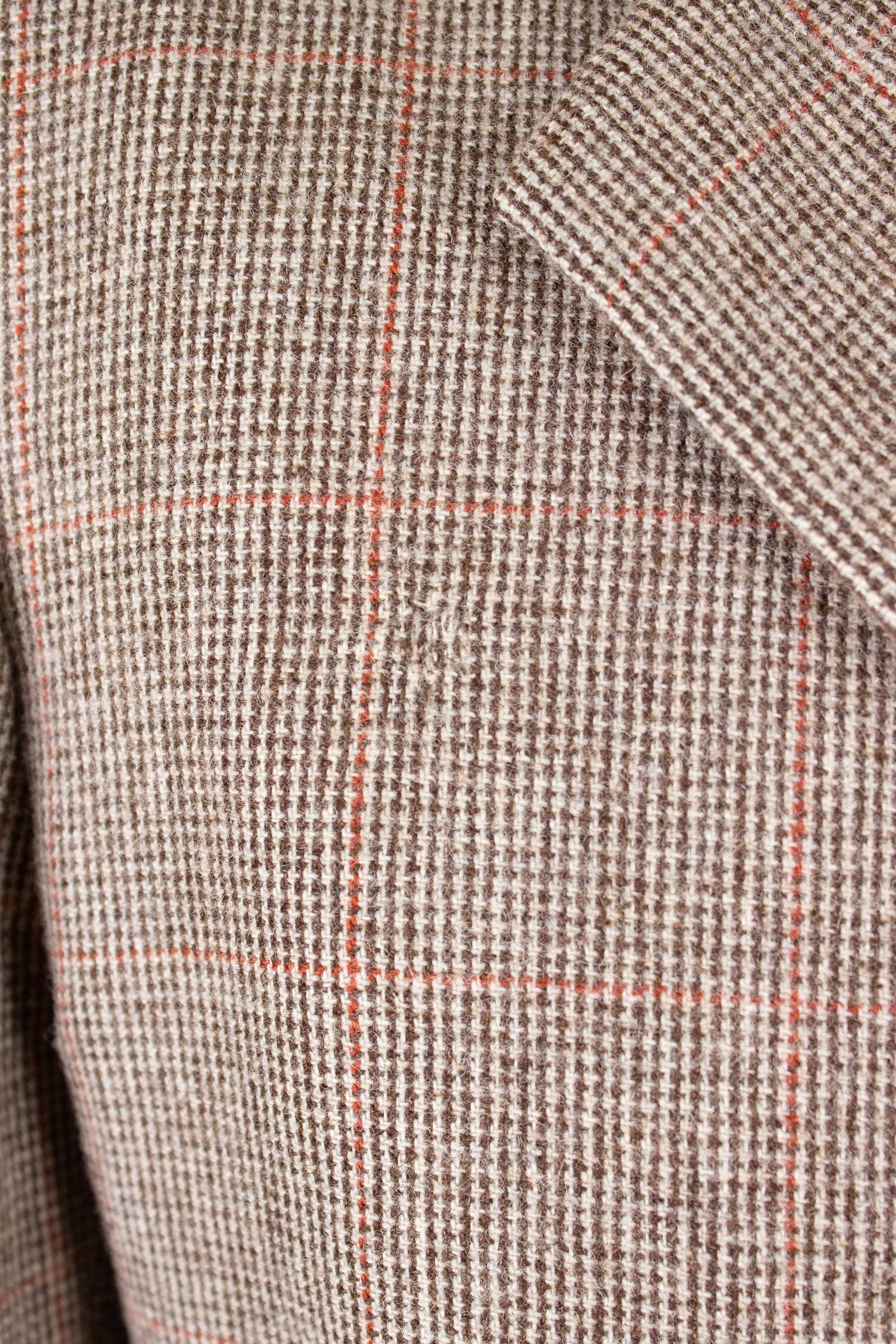 SWEDISH 1930S/1940S LIGHT BROWN WINDOW PANE TWEED JACKET BY MAGNIFIC. SIZE CA EU 50