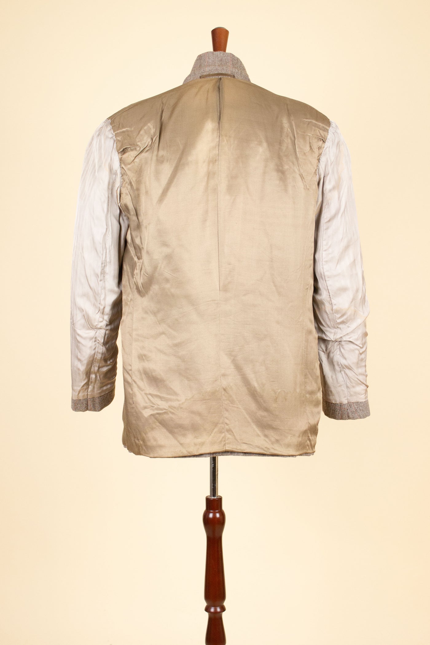 SWEDISH 1930S/1940S LIGHT BROWN WINDOW PANE TWEED JACKET BY MAGNIFIC. SIZE CA EU 50