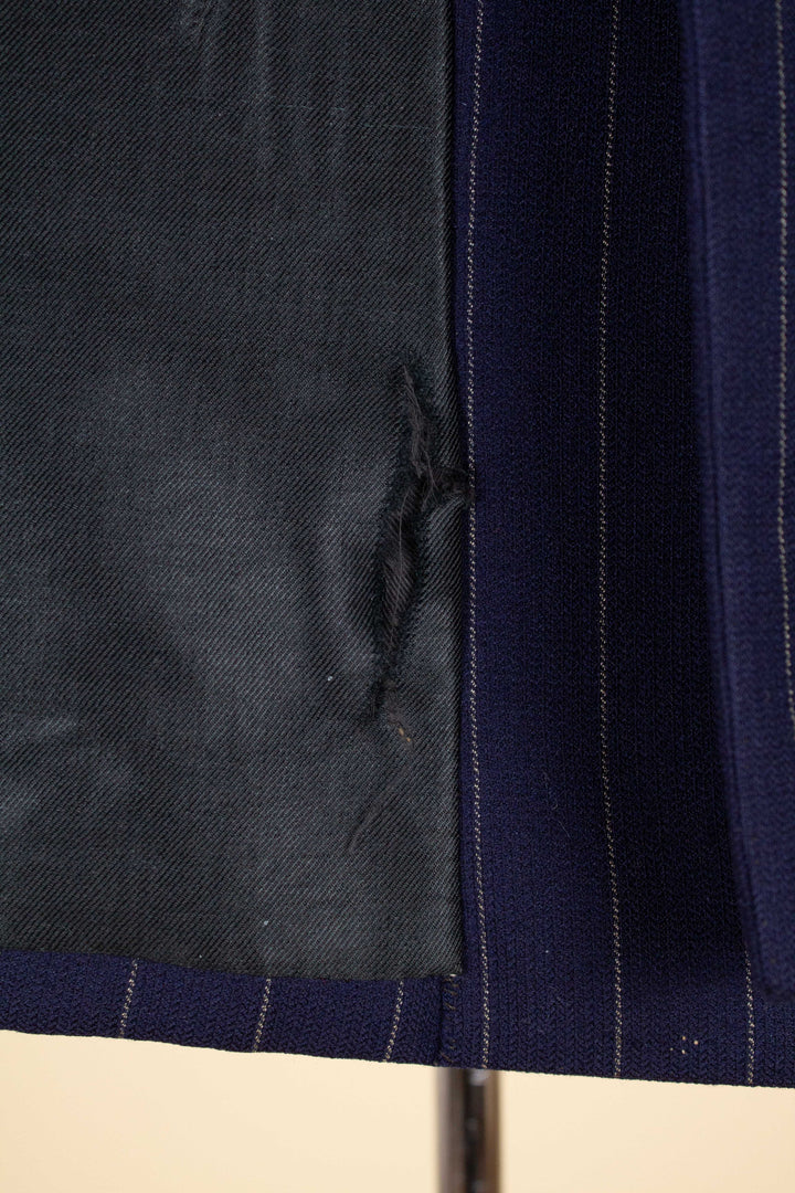 SWEDISH 1940S NAVY BLUE PINSTRIPE BESPOKE SINGE JACKET. SIZE CA EU